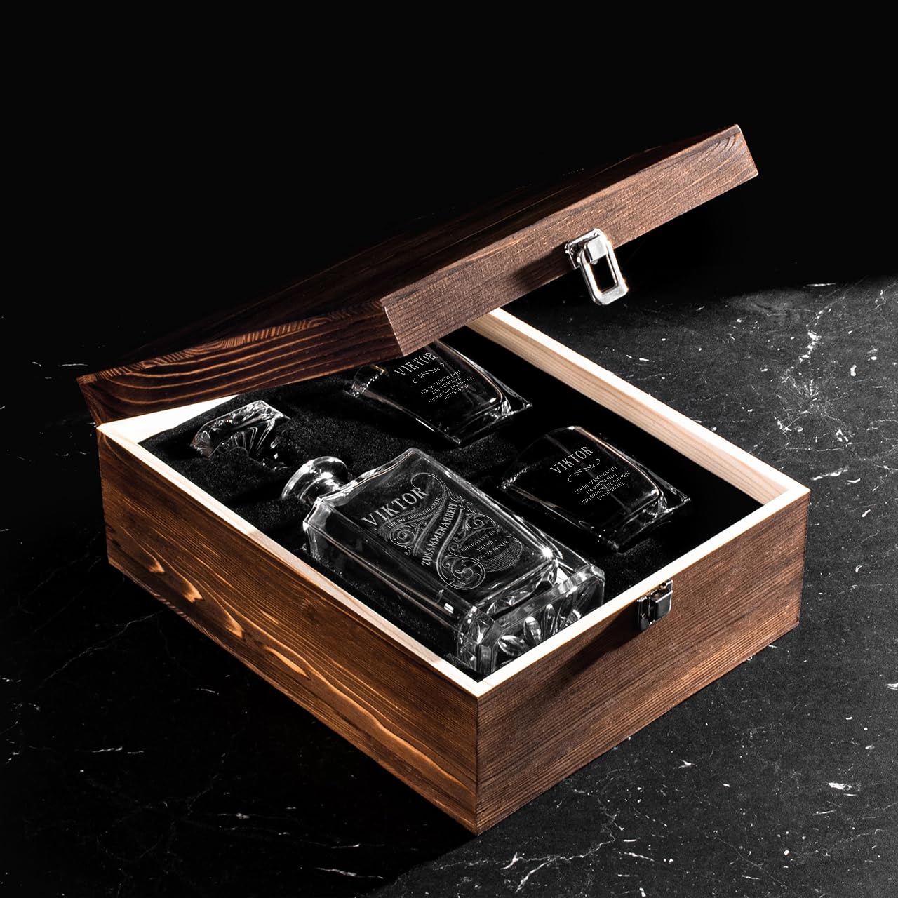 Personalisierte Whiskykaraffe Set Abschiedsgeschenk Kollege 2 Gläser Holzkiste Lasergravur Jobwechsel