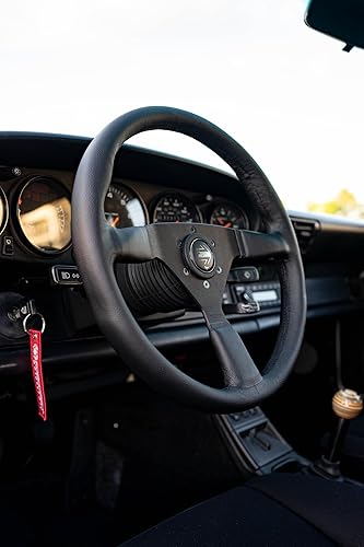 Vista 8 de MOMO Motorsport Montecarlo Alcantara Street Volante Negro Alcantara Grip, Radios anodizados cepillados, BK Stitch 12.598 in