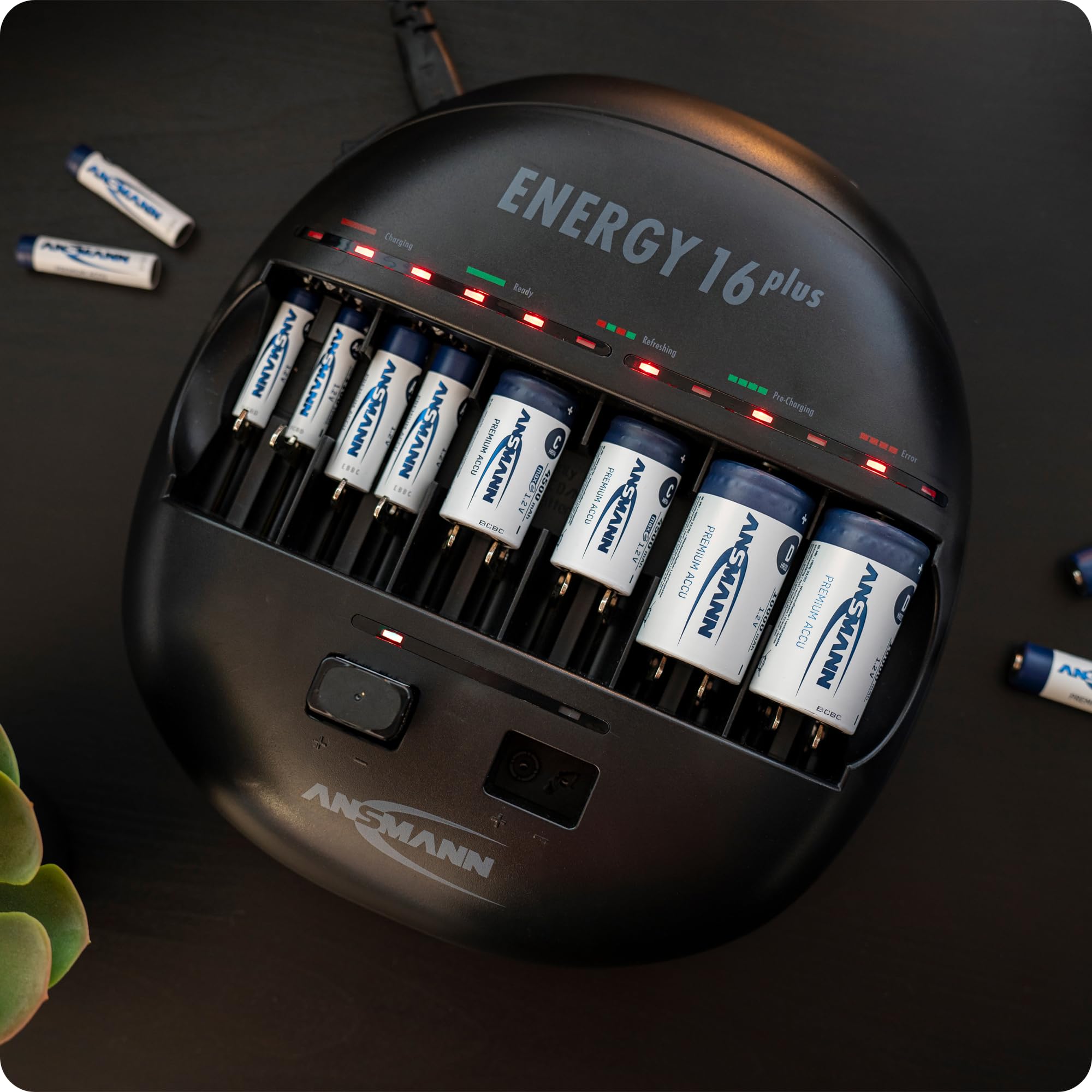 ANSMANN Akku Ladegerät mit LED Anzeige für NI-MH NI-CD AAA AA Baby C Mono D 9V Block Akku, Schnellladung, USB-ladefähige Geräte laden, Akkupflege | Schnellladegerät mit LCD-Display, USB-Ladebuchsen für Mobilgeräte und automatischer Akkupflege zur Kapazitä