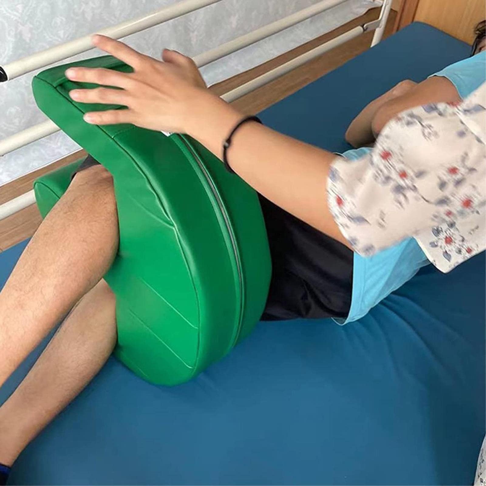 Bed Rest Patient Turning Device PU Leather U-Shaped Pillow Waterproof Turning Nursing Device for Patients Or Bedridden Elderly People Lying in Bed