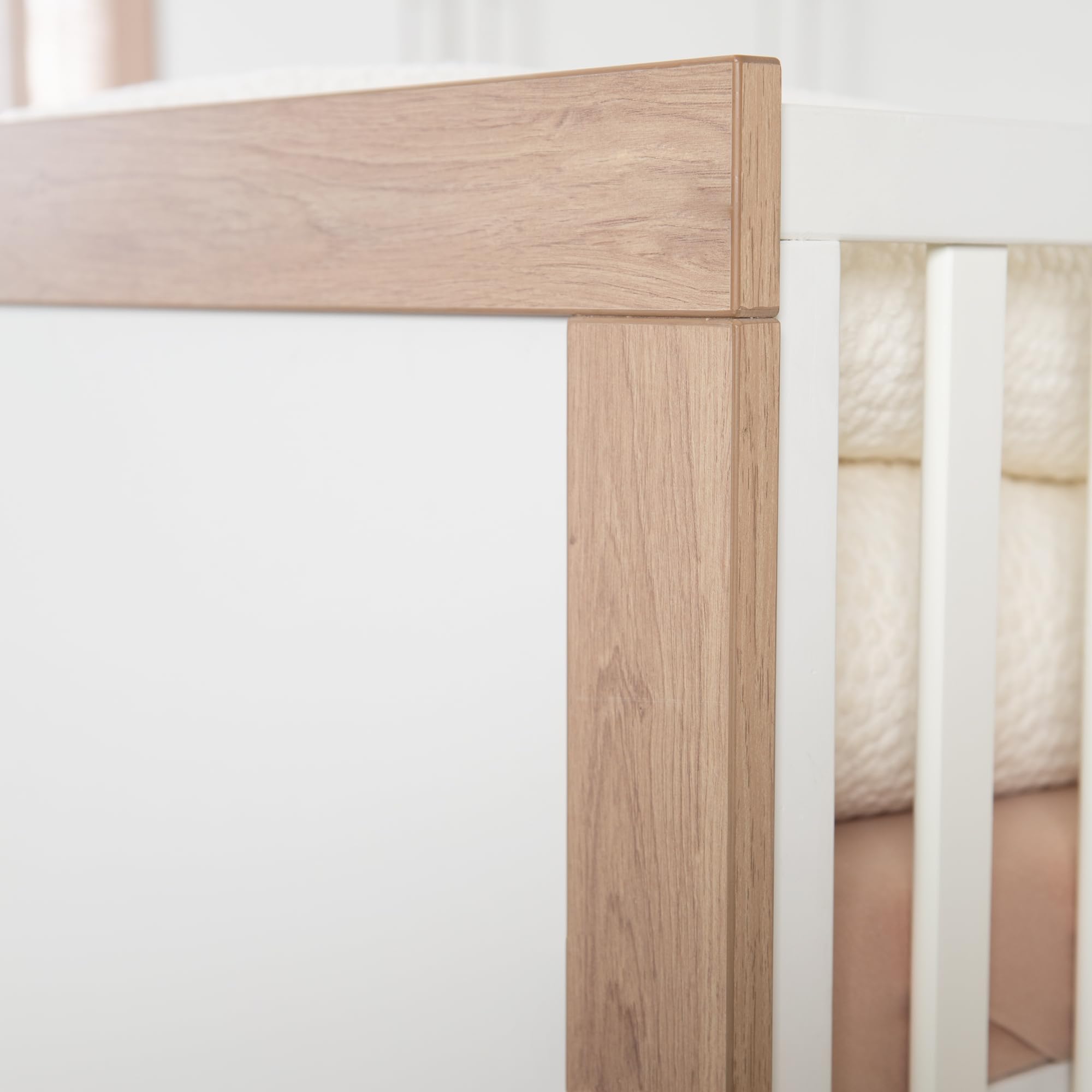 roba Babybett Malo 70 x 140 cm - Mitwachsendes Gitterbett - Höhenverstellbar - Umbaubar zum Juniorbett - Holz weiß lackiert/Dekor Sonoma Eiche