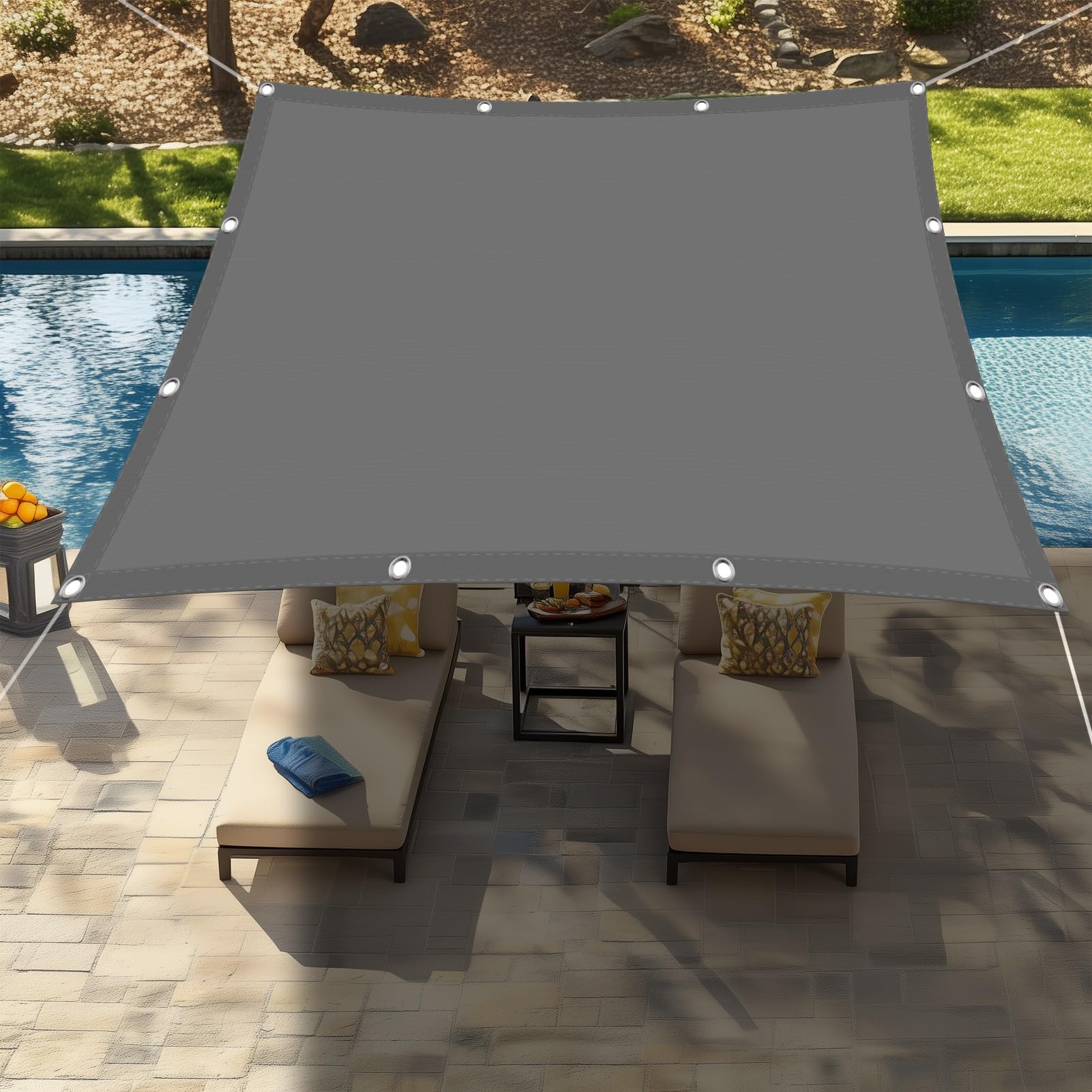 Voile ombrage rectangulaire contre la chaleur et la pluie sur le patio extérieur
