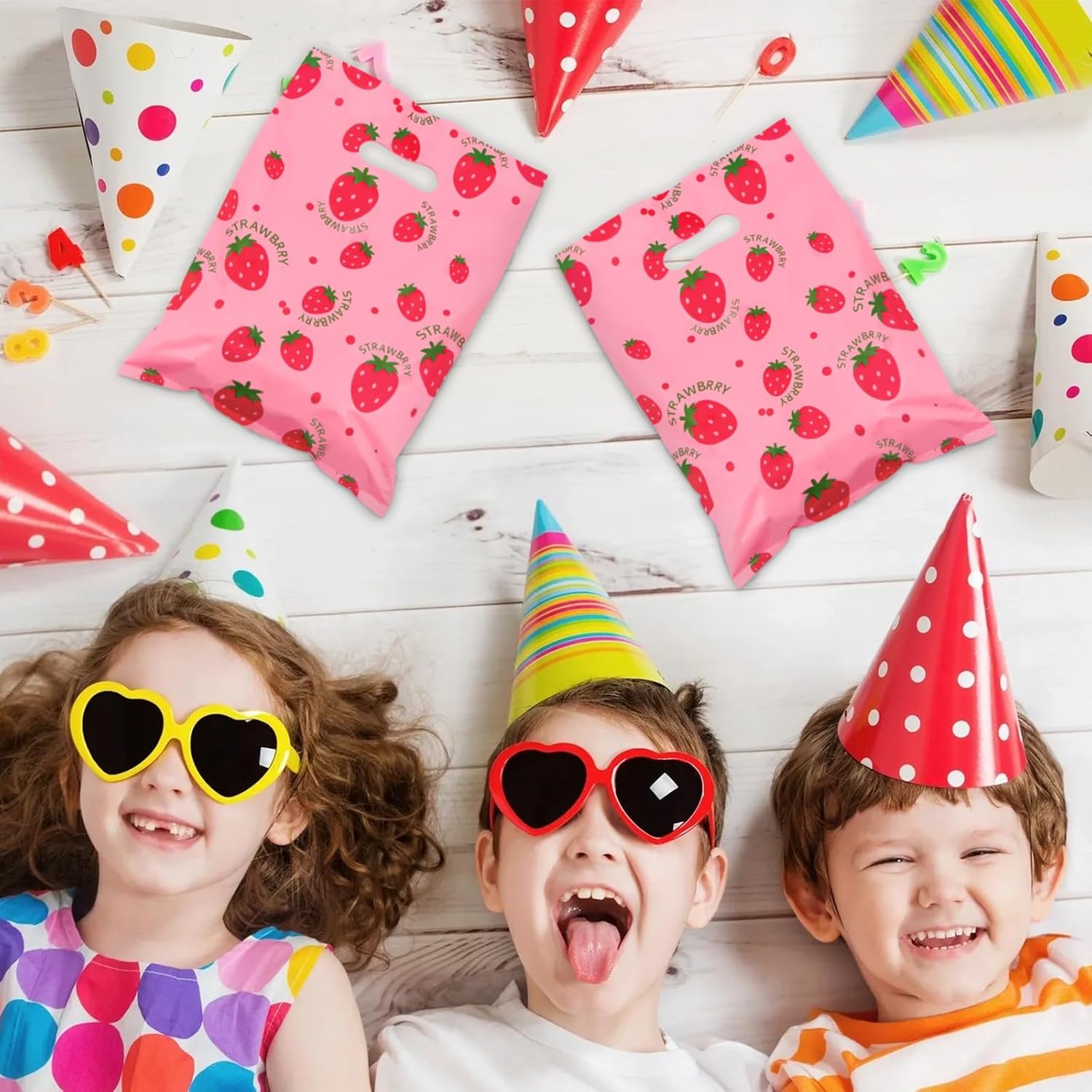 50Pcs 10*14inch Large Sweet Red Strawberry Goody Candy Treat Snack Party Favors Plastic Pink Gifts Wrapping Bags with Handles For Fruit Berry Sweet Kids Girls 1st 2nd Birthday Fruit Party Wedding Supplies - Image 4