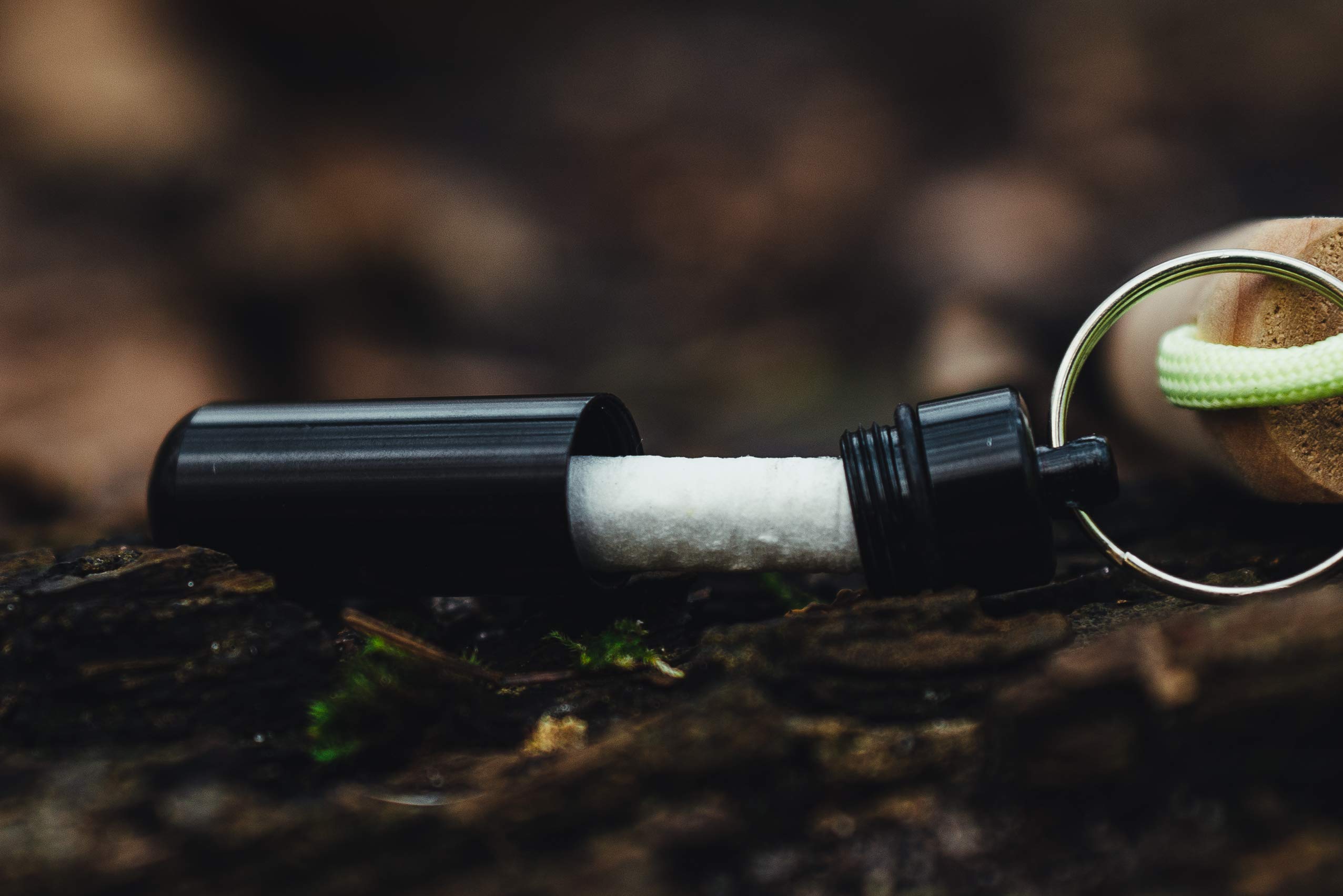 WIKA Krzesiwo, krzesiwo z wodoodporną puszką z aluminium, drewniany uchwyt i fluorescencyjna taśma Paracord, specjalny stop magnezu zapewnia maksymalną skuteczność, funkcja również w przypadku wilgoci