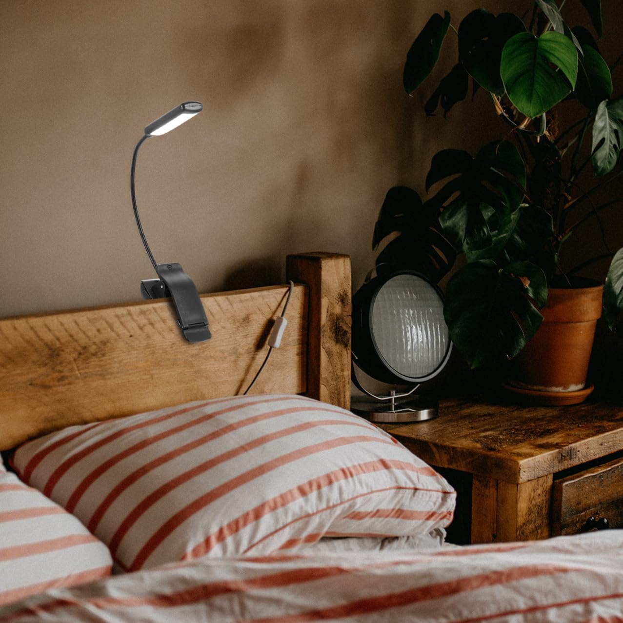 Didiseaon 2Sets LED Reading Lamps with Clip Rechargeable Bedside Music Stand Lights for Eye-Friendly Uniform Lighting Flexible Height and Curvature for Reading and Piano Practice