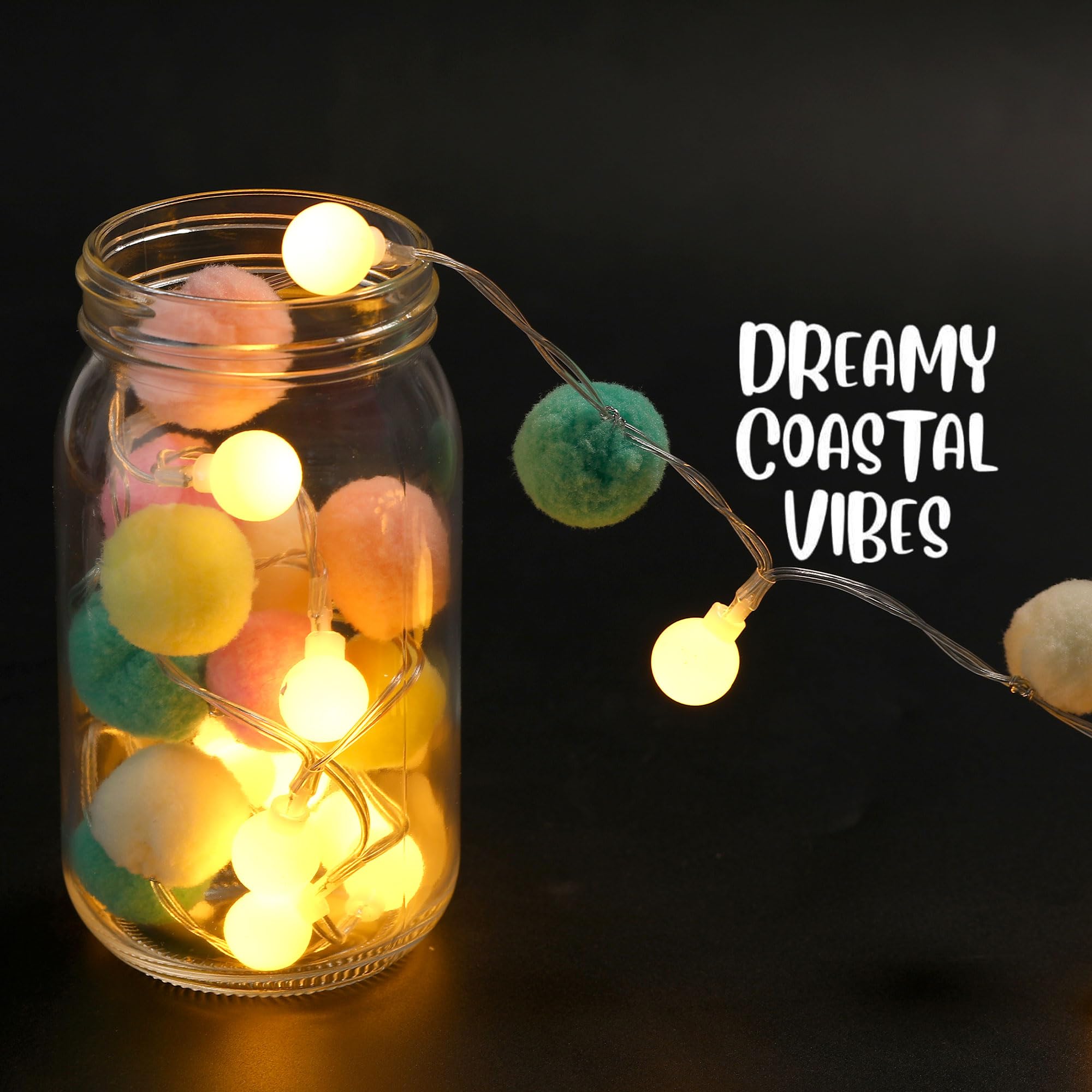 Guirlande lumineuse à pompons – 30 LED à piles et USB avec boules en forme de globe blanc chaud – Jolie décoration d'intérieur pour chambre à coucher, chambre d'enfant, maison de jeu, rentrée scolaire