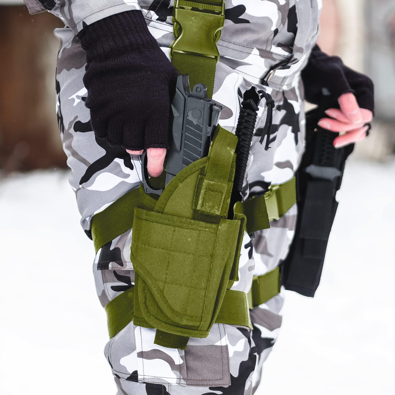 Uamal Drop Leg Holster, Right Handed Tactical Thigh Pistol Gun Holster Leg Harness - Tactical Thigh Airsoft Pistol Holster with Magazine Pouch Adjustable Gun Holster