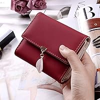 Vista 39 de UTO - Cartera pequeña RFID de piel sintética con dije de hoja, cierre de cremallera y tarjetero.