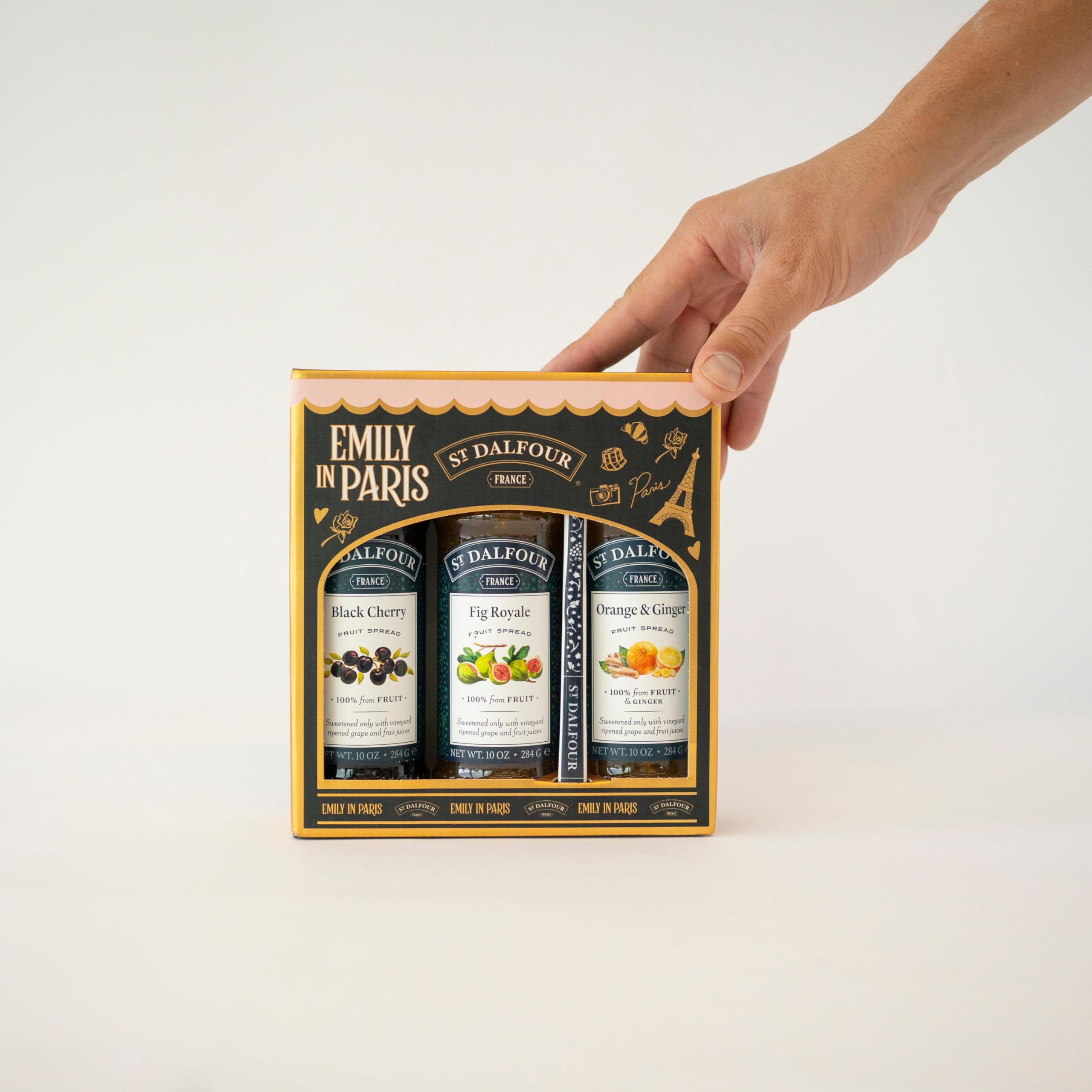 St. Dalfour Confezione Regalo – Edizione Emily in Paris – 100% frutta, senza zuccheri aggiunti, senza glutine – 3x284g (Fragola/Lampone/Ciliegie) (Ciliegie, Fichi, Arancia-Zenzero)