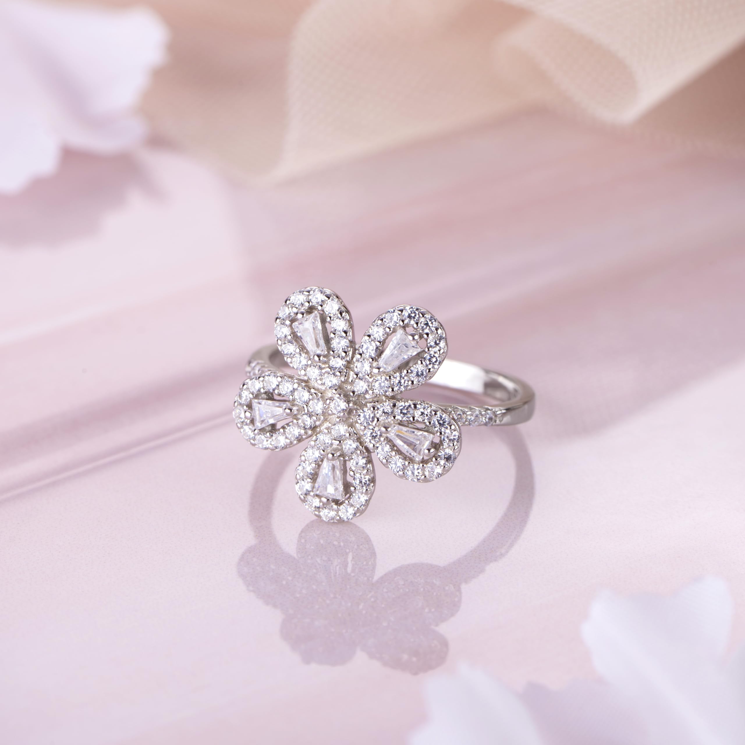 Women's 925 Sterling Silver Dazzling Floral Cubic Zirconia Ring