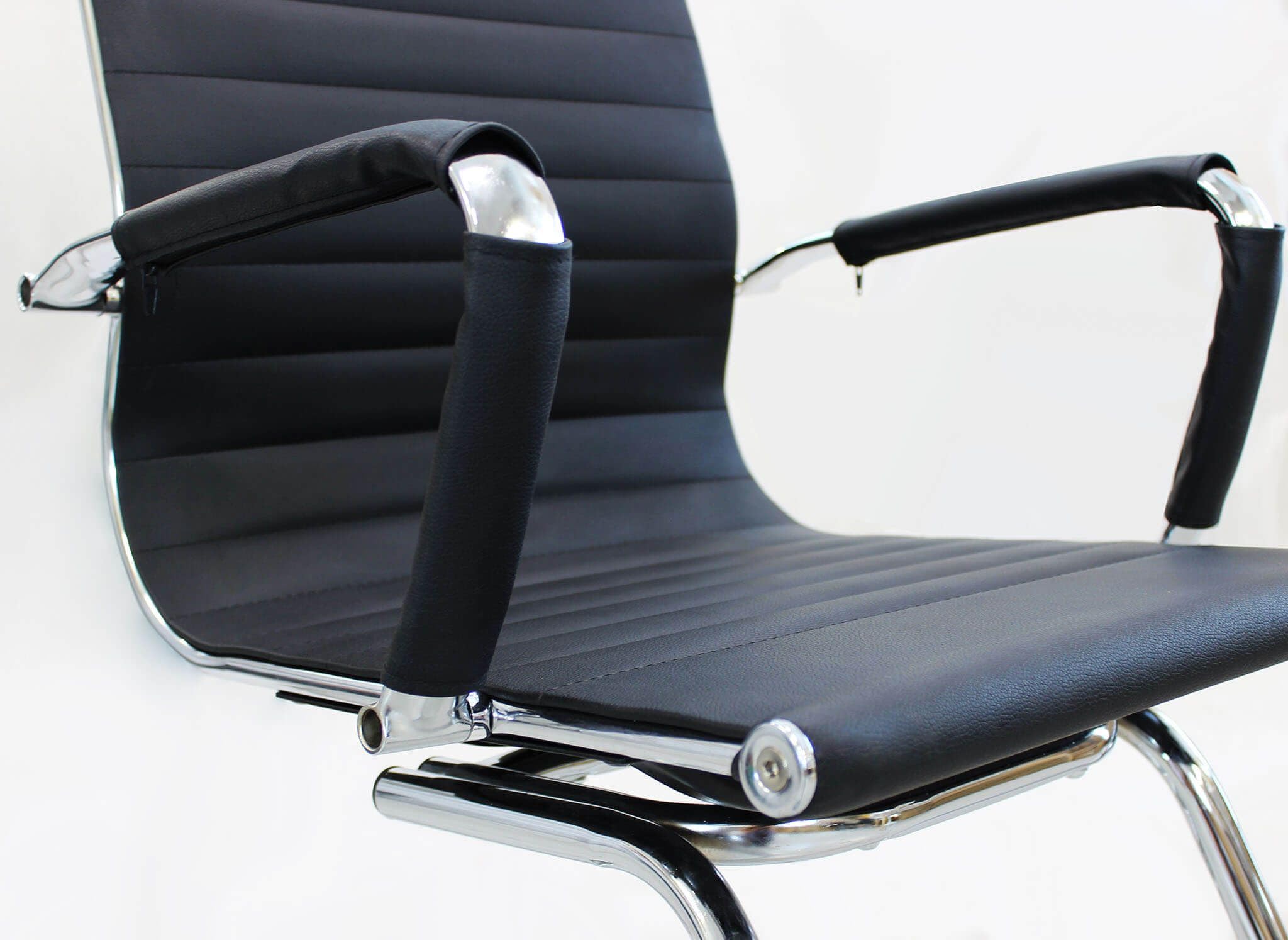 milani home - sedia da ufficio ergonomica con braccioli, poggiatesta e supporto lombare, in ecopelle nera, girevole regolabile, nero