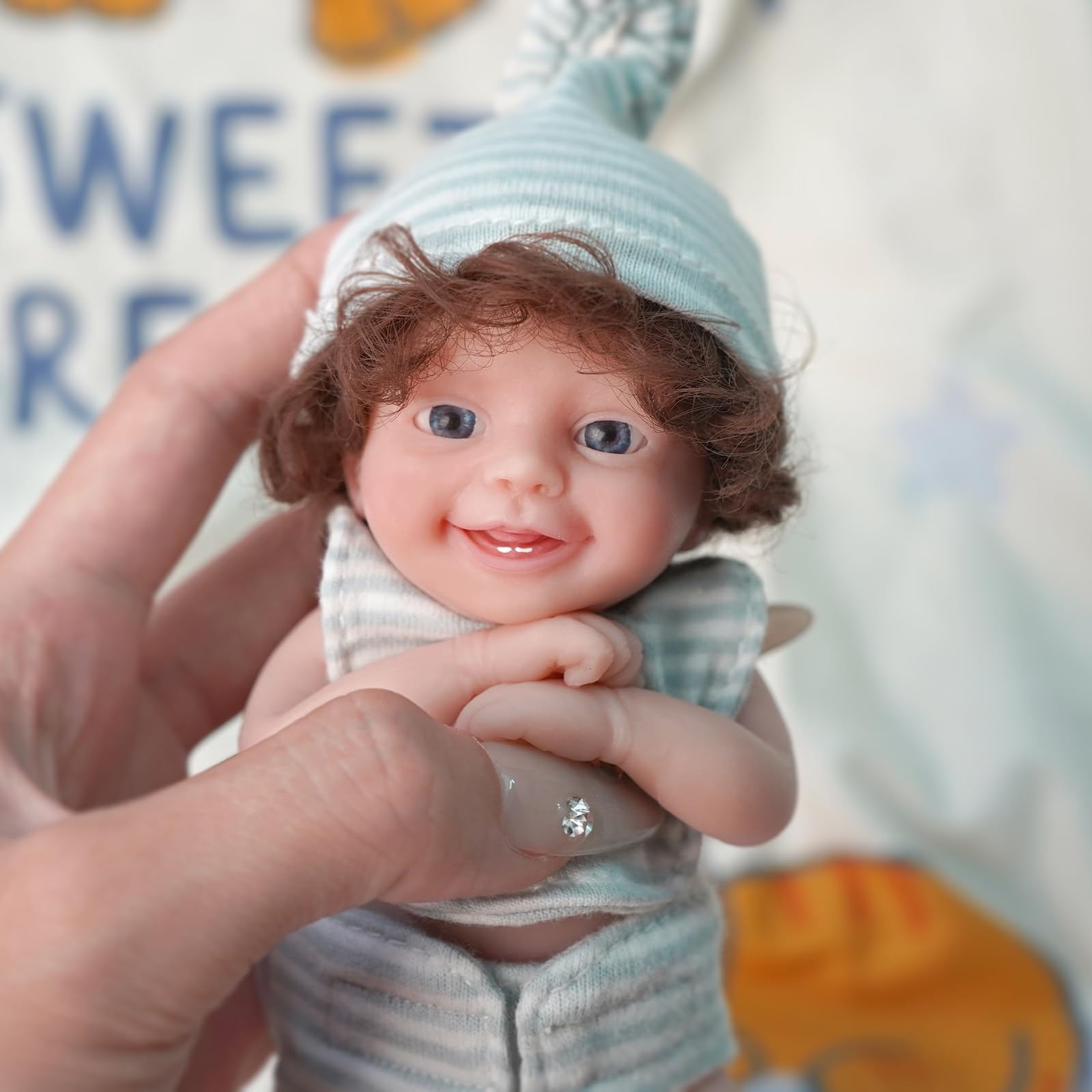 Miaio Reborn Baby Doll 17,8 cm Bambola in silicone mini realistica neonato bambola in silicone pieno corpo sollievo dallo stress per adulti fatto a mano con accessori per l'alimentazione e il bagno