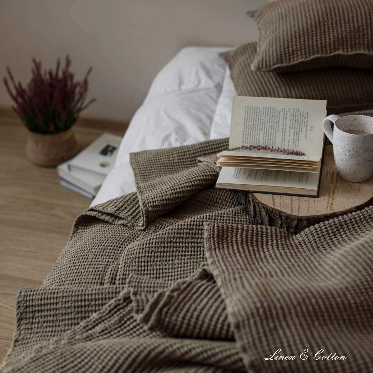 Linen & Cotton Plaid Decke Sommer Tagesdecke Waffelpique Enzo - 48% Leinen, 52% Baumwolle, Taupe (210 x 250 cm) Blanket Überwurf Bett Doppelbett Überwurfdecke Bettüberwurf Bettbezug Bettwäsche