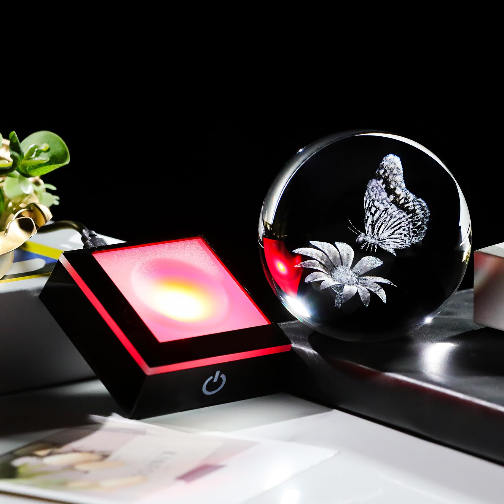 Arikyrist Figura de mariposa de cristal 3D con base LED, regalos de mariposa láser para mujeres y hombres, estatua de mariposa de cristal, luz nocturna para Navidad, cumpleaños, decoración del hogar