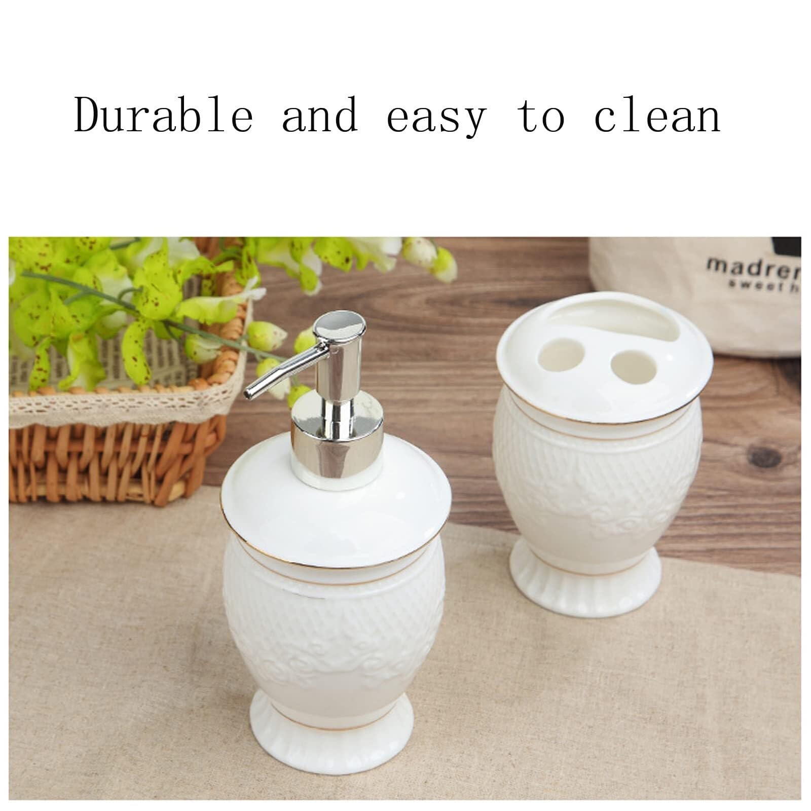 Set di accessori per il bagno 5 pezzi in ceramica includono dispenser for lozione, porta spazzolino da denti e 2 bicchieri sapone Arredamento per gli affittuari