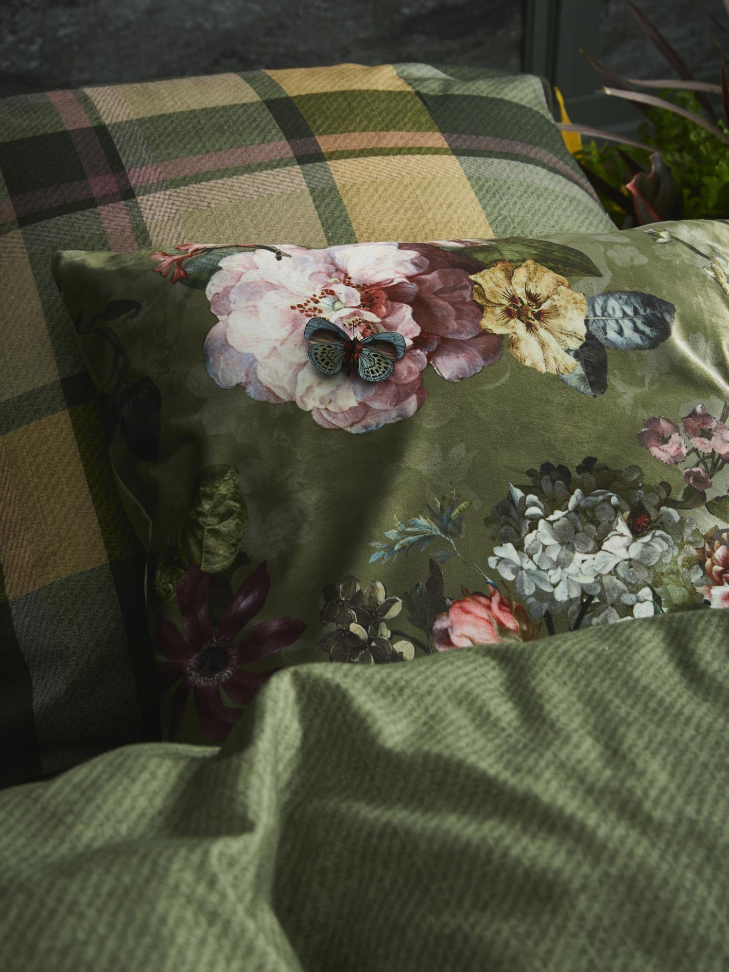 ESSENZA Dekokissen Fleur Moss, 50x50 cm - 100% Polyester Samt - Blumen Pfingstrosen Tulpen