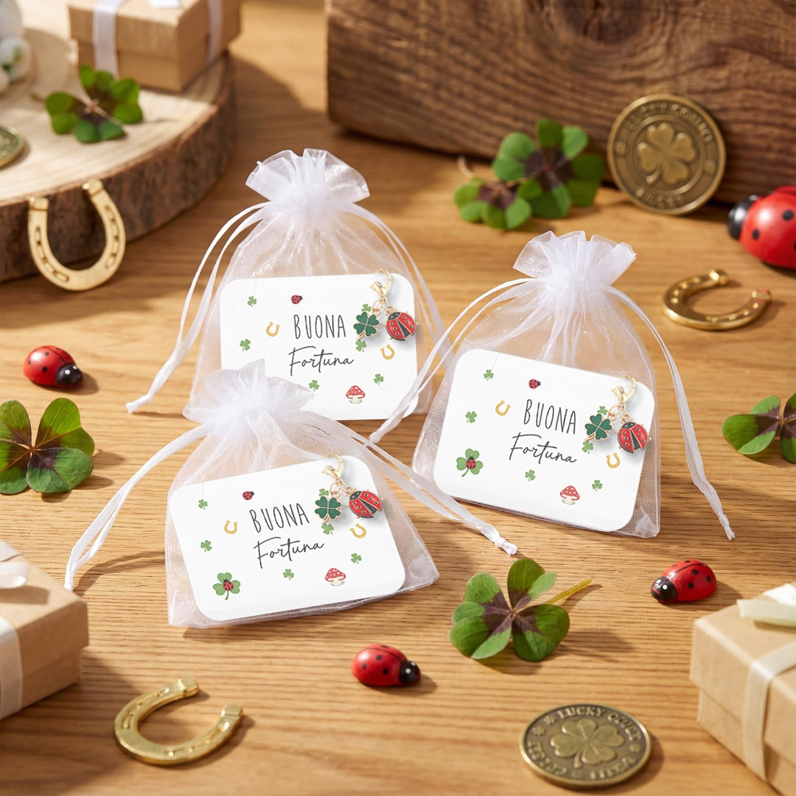 BBTO 18 Set Portafortuna 18 Portachiavi Ciondoli a Forma di Trifoglio e Coccinella 18 Biglietti Portafortuna 18 Piccoli Sacchetti in Organza Regalo per Esami Addio Compleanno Laurea