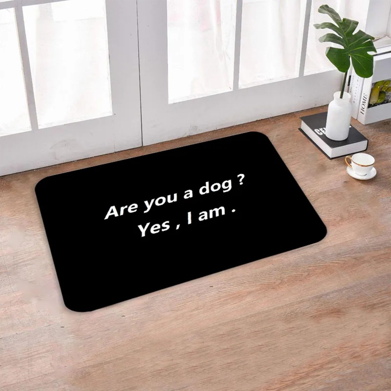 Tapis de bain doux noir mince qui absorbe l'eau pour éviter les glissades