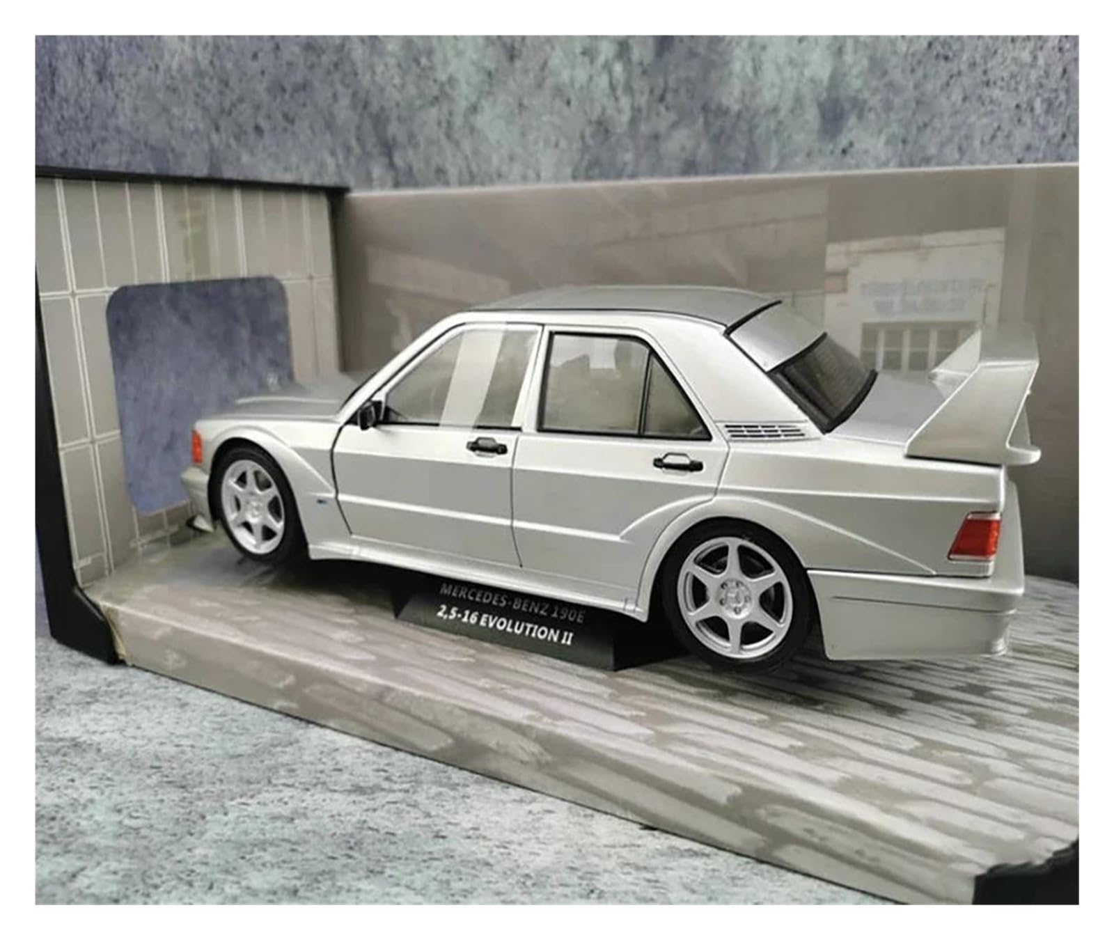Metallo Scala Replica 1 18 per Benz 190e Evolution modello di auto sportiva retrò in lega pressofusa collezione decorazioni per la casa Hobby Veicoli Giochi Set