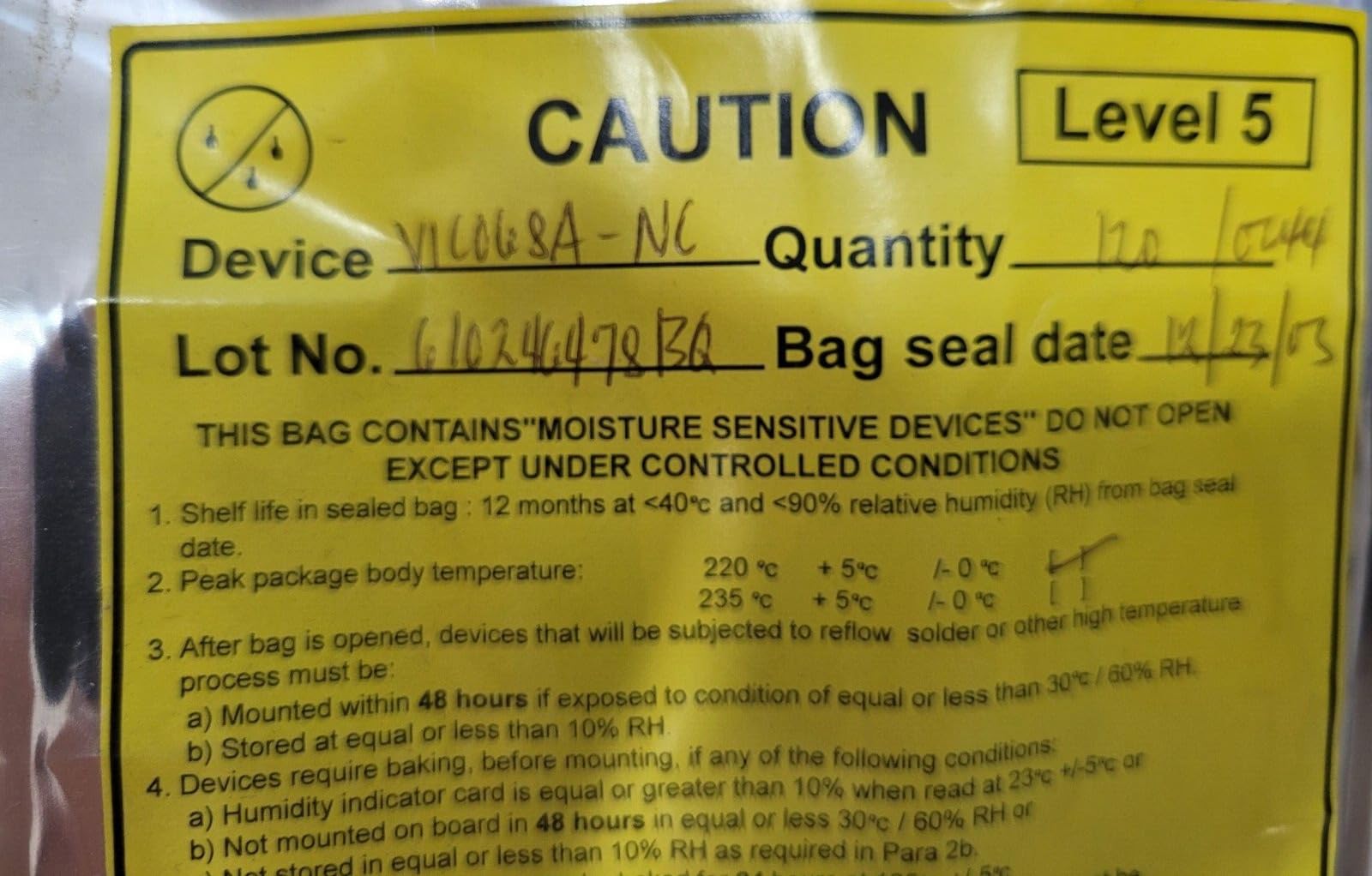 (1 PC) VIC068A-NC Cypress Smart Interface Controller 160-Pin PQFP