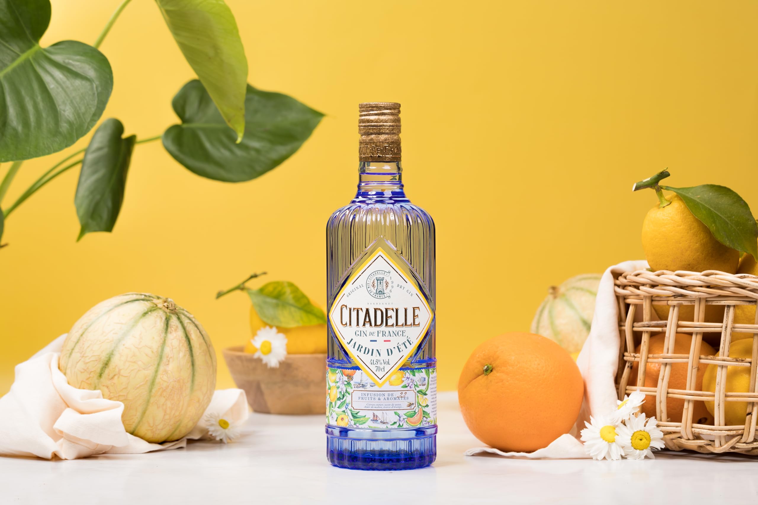 CITADELLE - Jardin D'Eté - Gin - Origine : France/poitou-Charente - 41,5% Alcool - 22 botaniques (Melon, Yuzu, Citron...) - A déguster en cocktail - 70 cl