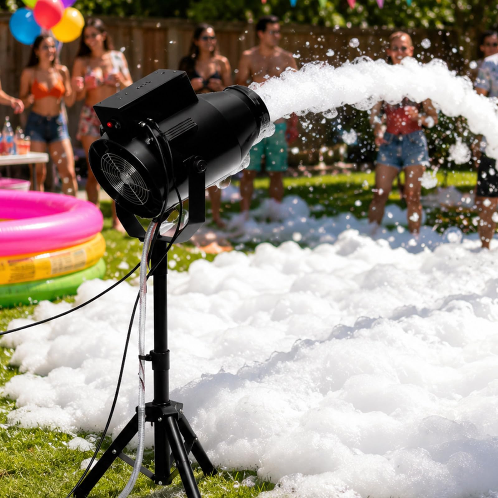 Cañón de espuma para fiestas familiares que soluciona el calor de verano