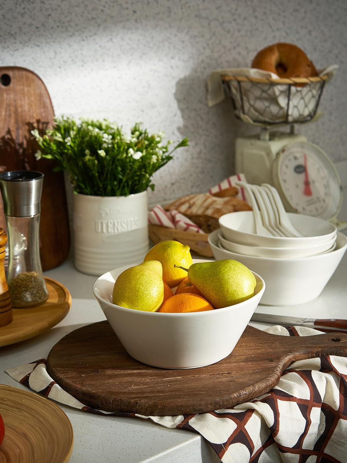 DOWAN 58.5 OZ Large Ceramic Salad Bowls Set of 4 - Microwave & Dishwasher Safe, Ideal for Salad, Fruit, Pasta, Snacks, Oatmeal - Soup Bowls Set for Restaurant, Party, Daily Use, Wedding, Soft White - Image 5