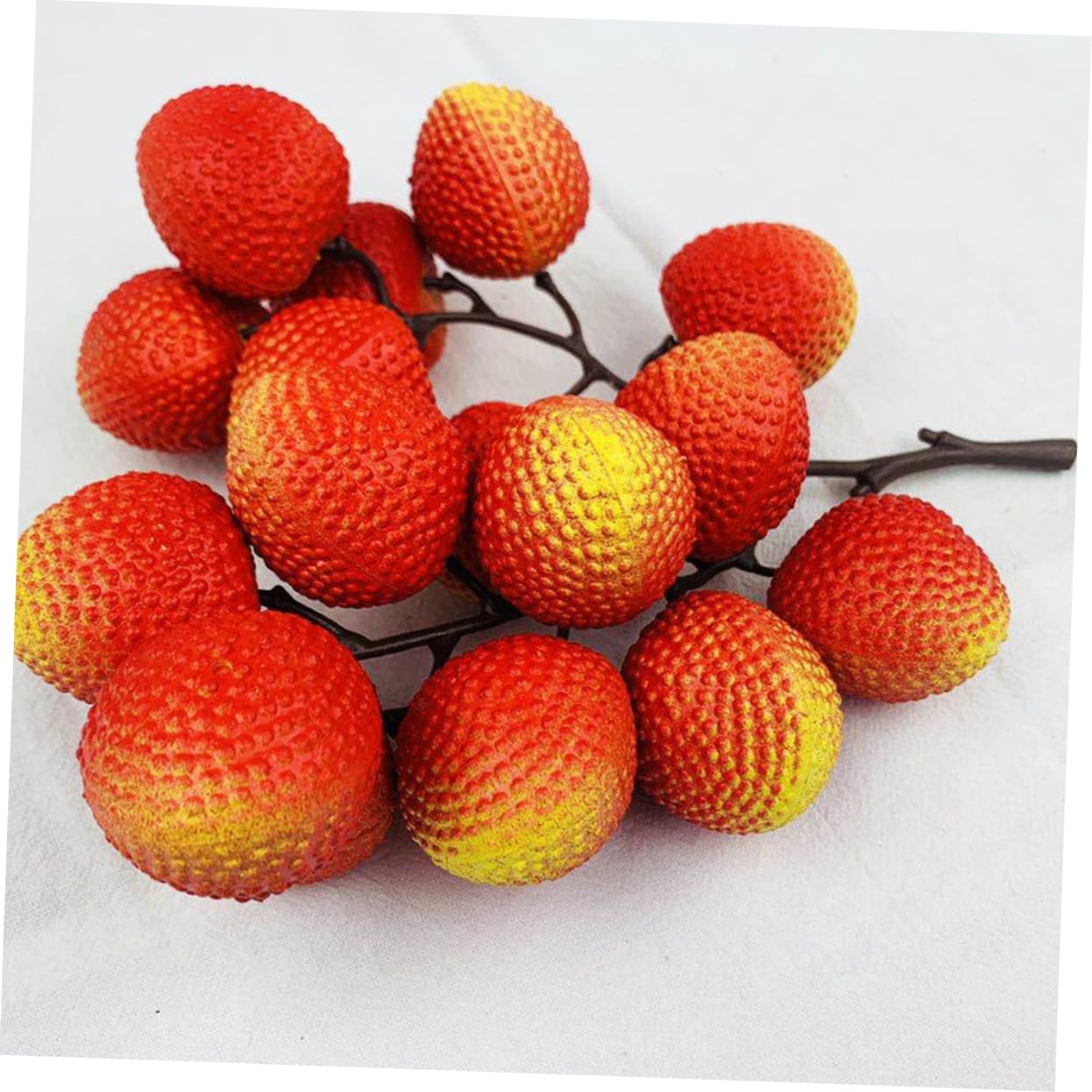 Yardenfun 2 Bunches Simulated Lychee Bunch Fake Fruit Model Fruit Kitchen Decor Room Decor Lifelike Fruits Fake Fruits Artificial Fruits Model Artificial Fruits for Decoration Fruit Decor