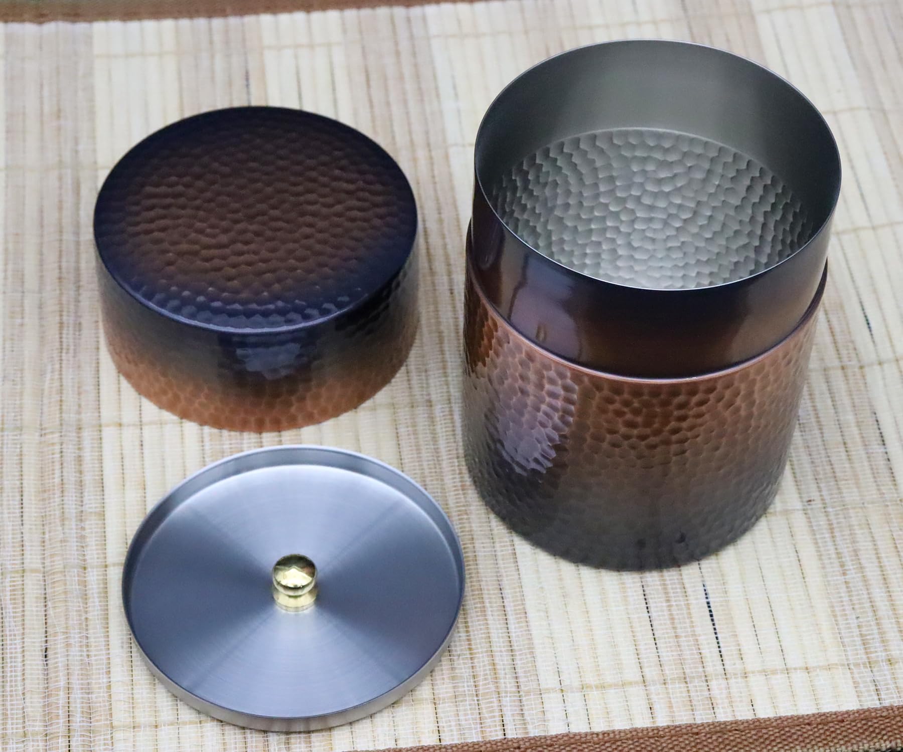 Amazon｜新光堂 日本製 純銅 茶筒（大）赤銅仕上げ 鎚目 ギフト