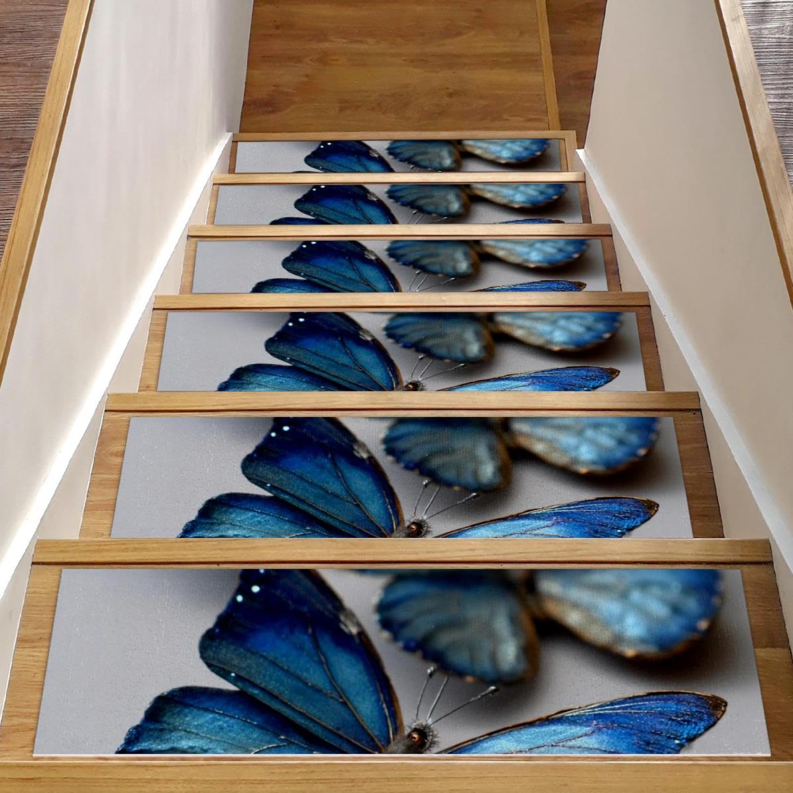 Tapis d'escalier antidérapant bleu : sécurisez les pas de toute la famille
