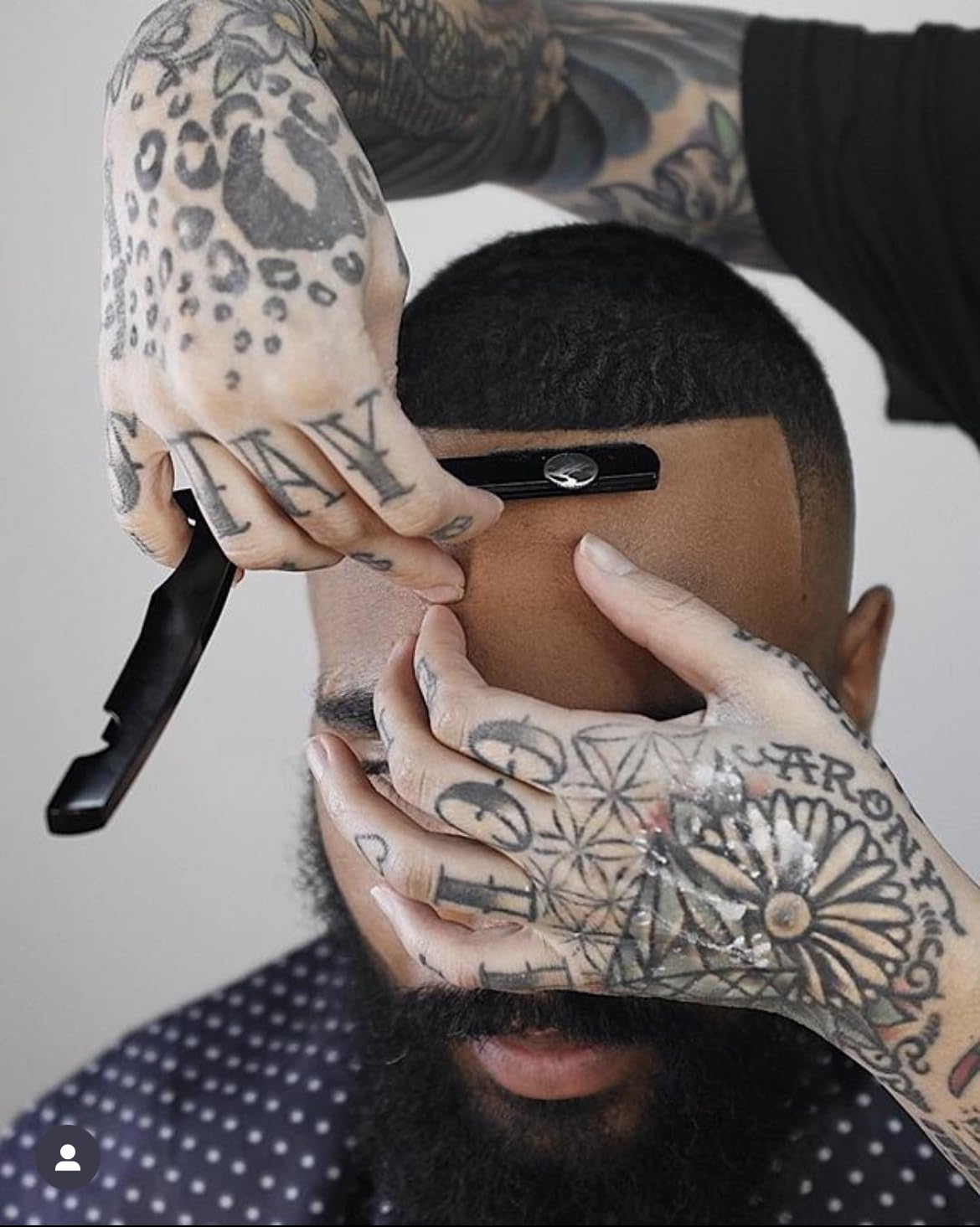 Straight Razor for Men – Chrome Straight Edge Razor for Barbers, Beard Lineups, and Shaving – Compatible with Double Edge & Barber Blades