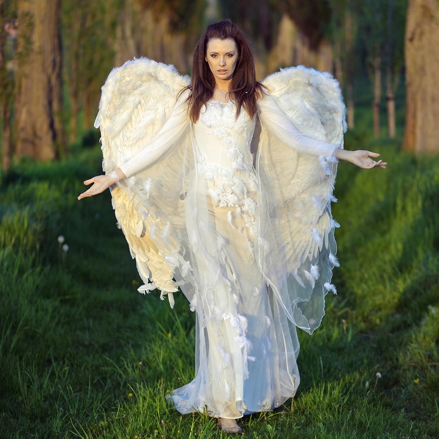 MAOFENG 150pcs 5-7 Inches Natural Goose Feathers Bulk DIY Crafts Feathers for Wedding Party Halloween Clothing Accessories,White