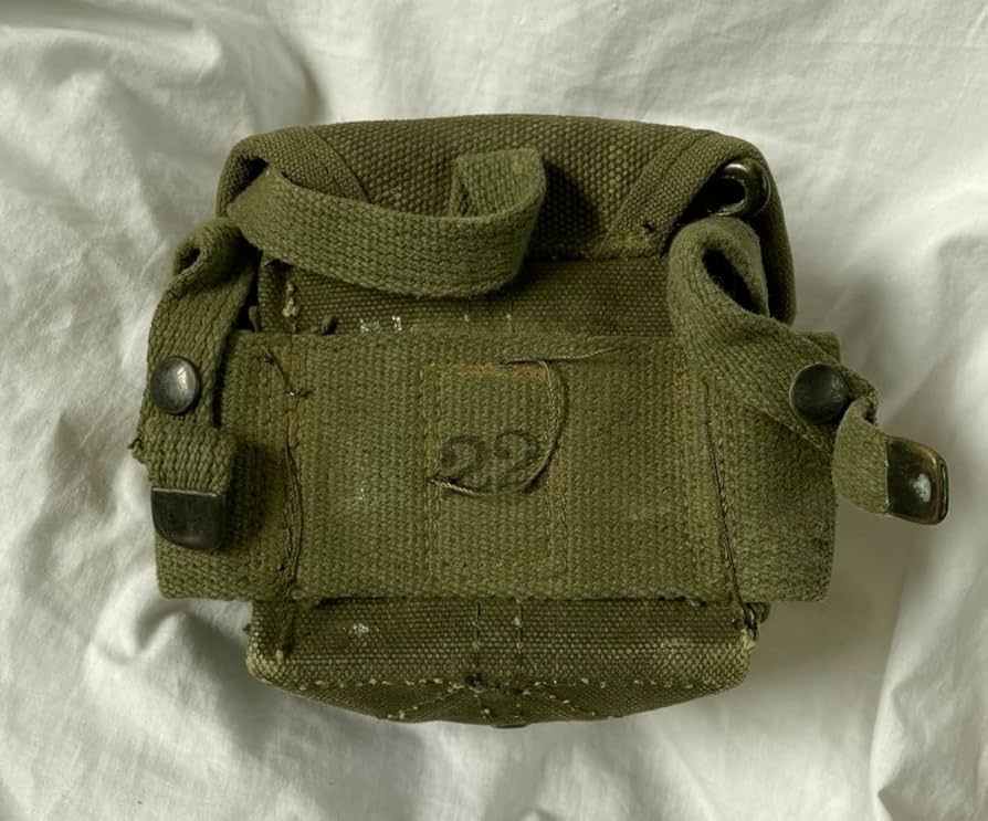 米軍放出品 M56装備　マガジンポーチ　棉　2個セット　ベトナム戦争 Amazon.co.jp: 米軍 M-1956装備COTTONコットン20連 マガジン