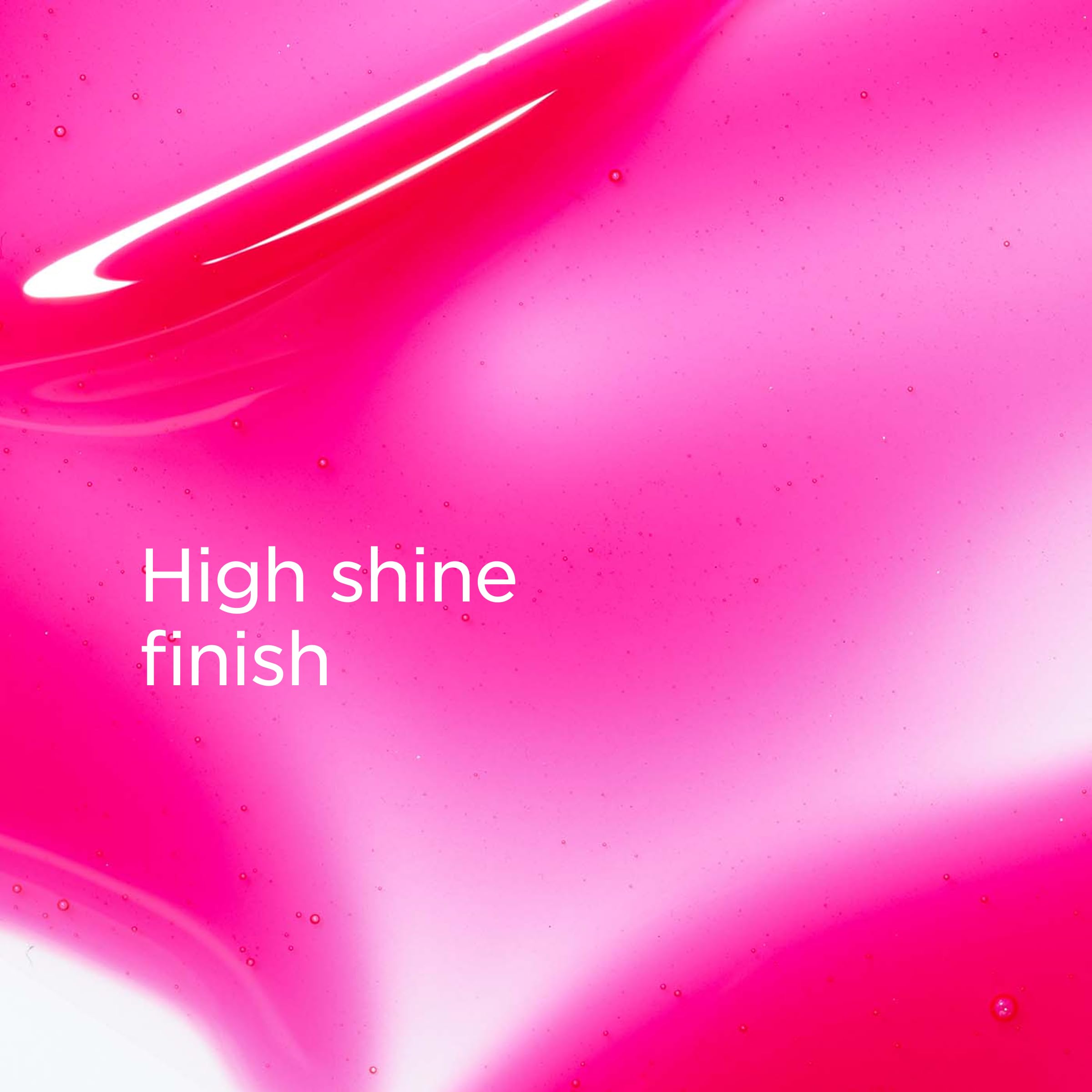 Clarins Lip Comfort Oil lenisce, conforta, idrata e protegge le labbra velate, finitura ad alta lucentezza rimpolpa visibilmente il 93% di ingredienti naturali Olio di rosa Sweetbriar biologico, ricco