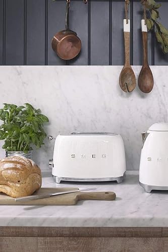 Smeg, Grille-pain 2 Tranches TSF01CREU, 2 Fentes 36 mm, 6 Niveaux de Brunissage, Fonction Chauffage, Décongélation et Bagel, Éjection Automatique du Pain, Ramasse Miettes, 950 W, Crème - 4