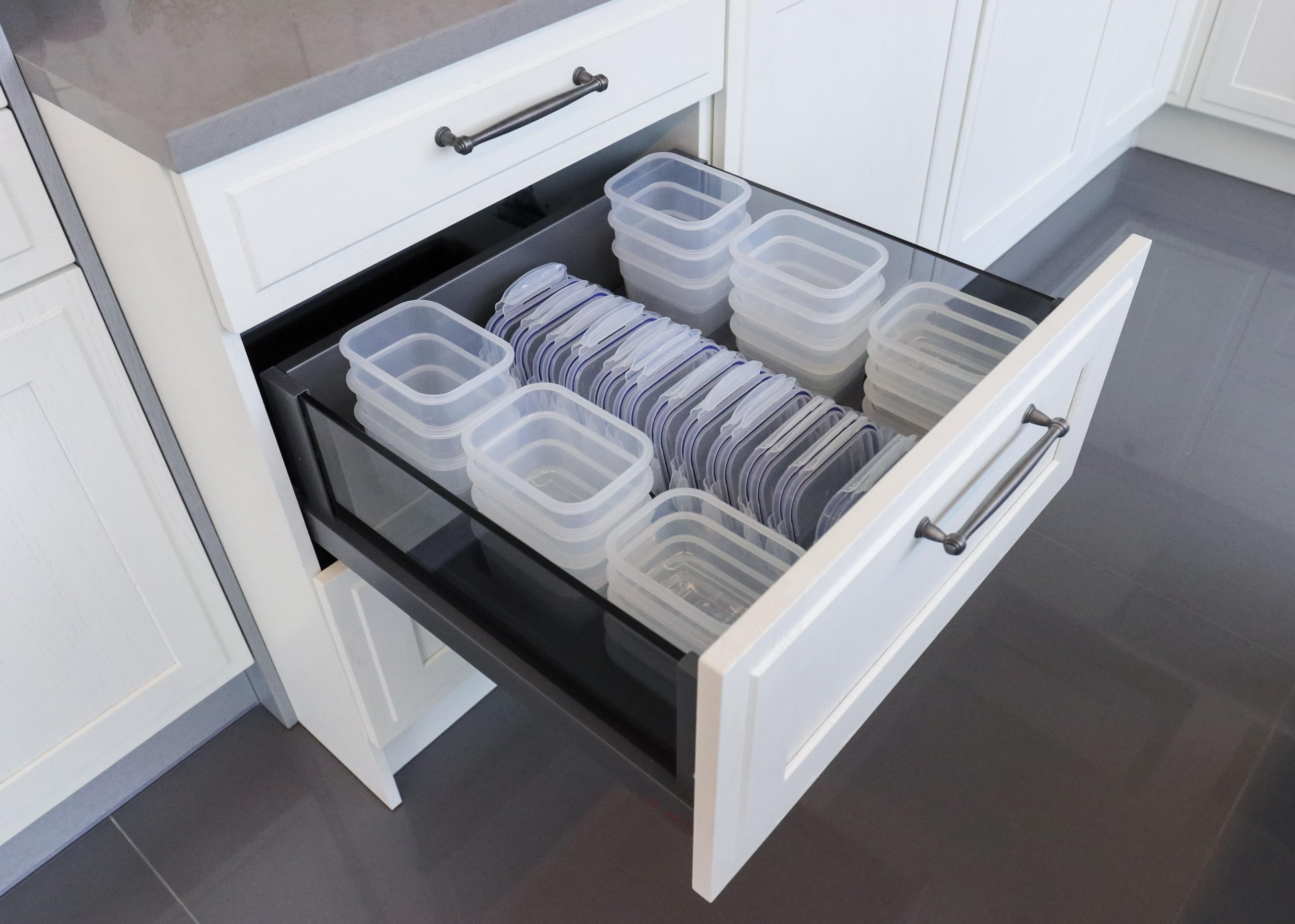 Nest24 – organizer do szuflady kuchennej z 24 pojemnikami na żywność układanymi jeden w drugi – kompatybilny z LocknLock HSM3640, HSM3660, HSM3680 – 17,9 l (52,3 × 52,6 × 20,0 cm)