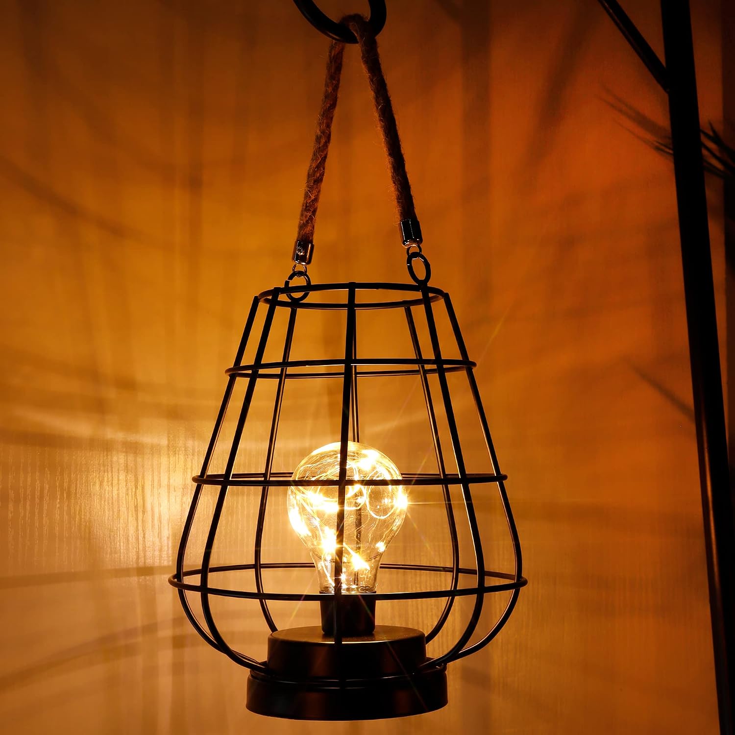JHY DESIGN 8.5" Cage Bulb Lantern Decorative Lamp Battery Powered Cordless Accent Light with Warm White Fairy Lights LED Edison Bulb Lamp for Living Room Bedroom Kitchen Wedding(Black)