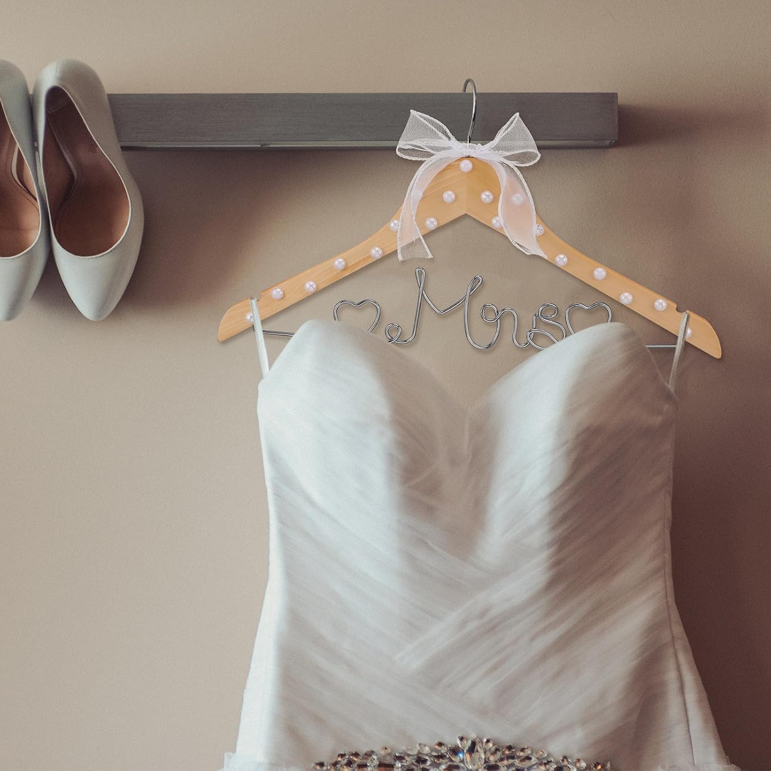 Honeydak Mrs. Wedding Dress Hanger for Bride to Be,Elegant Bridal Hanger for Brides Gowns, Bridal Party Shower Gift,Wedding Gift(Natural,Pearl)