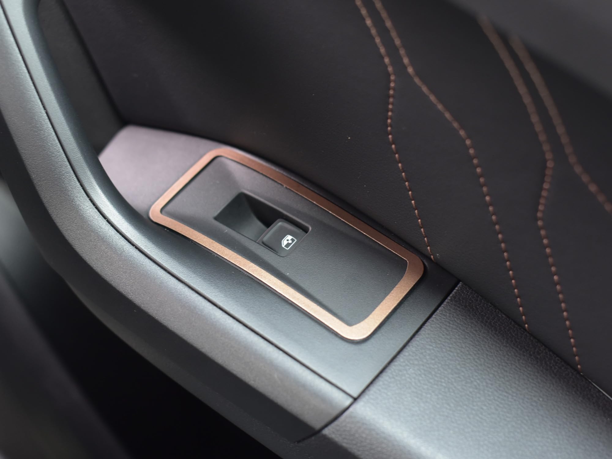 Abdeckung aus Stahl für Cupra.Ateca | Farbe COPPER Stil - Fensterschalter Dekor | 4 Stück Edelstahl 4Drive DSG V VZ Tribe Limited Edition Ateca Tuning Zubehör