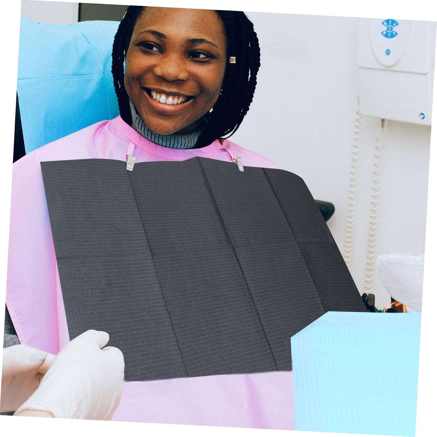 125Pcs Bibs Tear Resistant Disposable Oral Protection Easy Wear Portable Design for Offices Prevents Soiling During Treatments