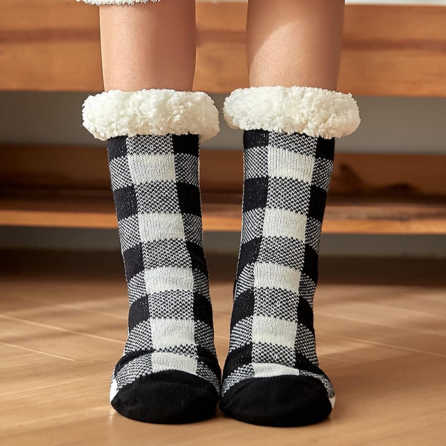 Skarpetka 2 Pary Ciepłych, Miękkich, Puszystych Skarpet Z Podłogą W Kratę, Grubych Ciepłych Pluszowych Skarpet Do Spania Długie Skarpety (Color : Black/White, Size : One Size)