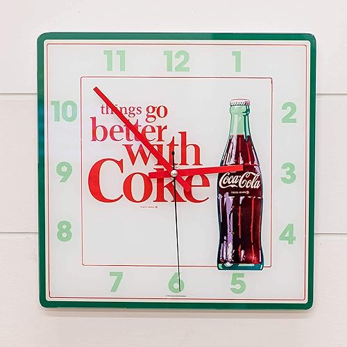 Miniatura 2 de Mark Feldstein & Associates Coca Cola Bottle Things - Reloj de pared de 12 pulgadas y tapa de botella de Coca-Cola, almohada bordada de poliéster de