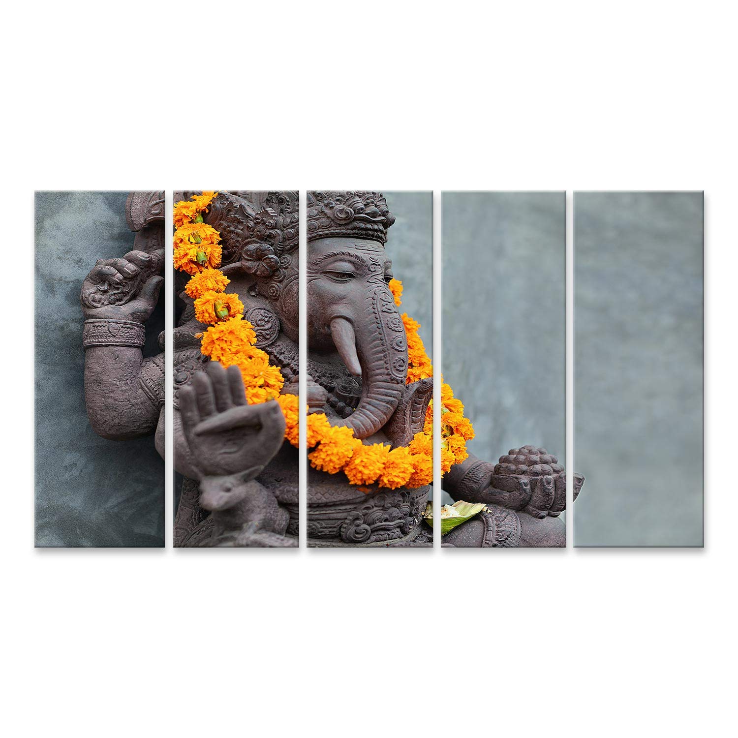 islandburner Quadro su tela Ganesha con maschere balinesi Barong seduto davanti al tempio decorato per il festival religioso di Or Stampe Arte Poster Murale