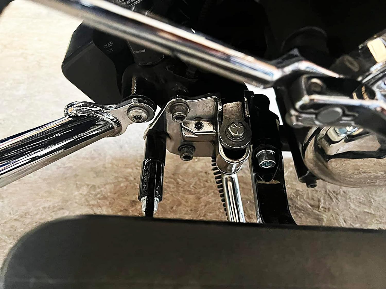 WeiSen 1-1/4" Driver FloorBoard Outward Extension Compatible with Harley Touring Electra Glide Road Glide Road King 2009-2025 FL Trikes 2009-2013
