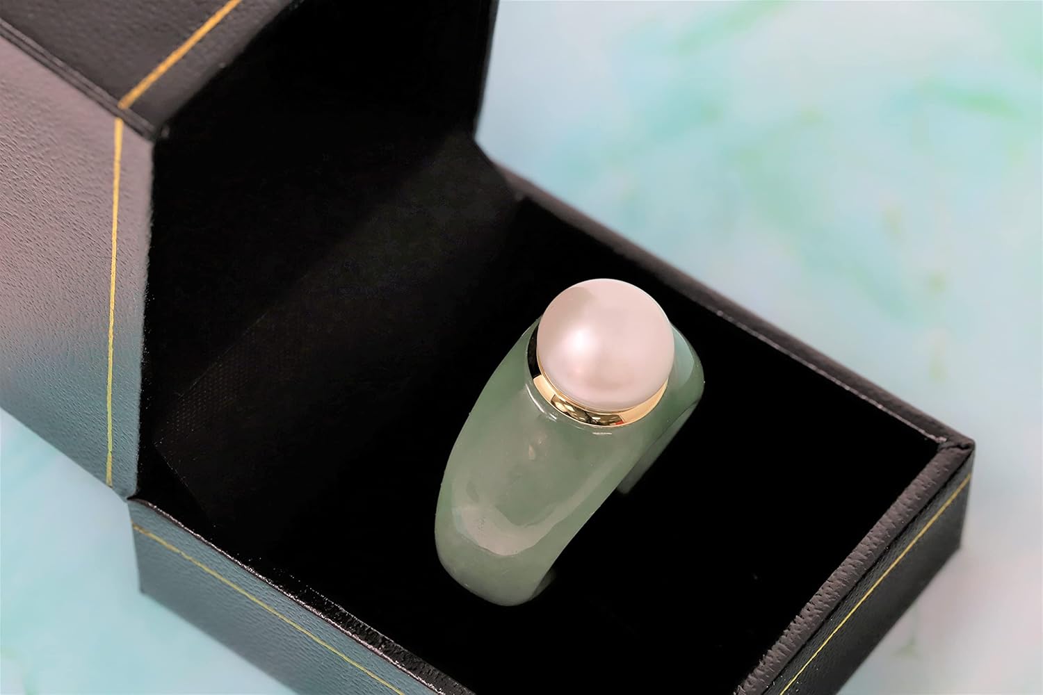 14K Yellow Gold with Jade and 10 mm Freshwater Pearl Statement Ring - Image 4