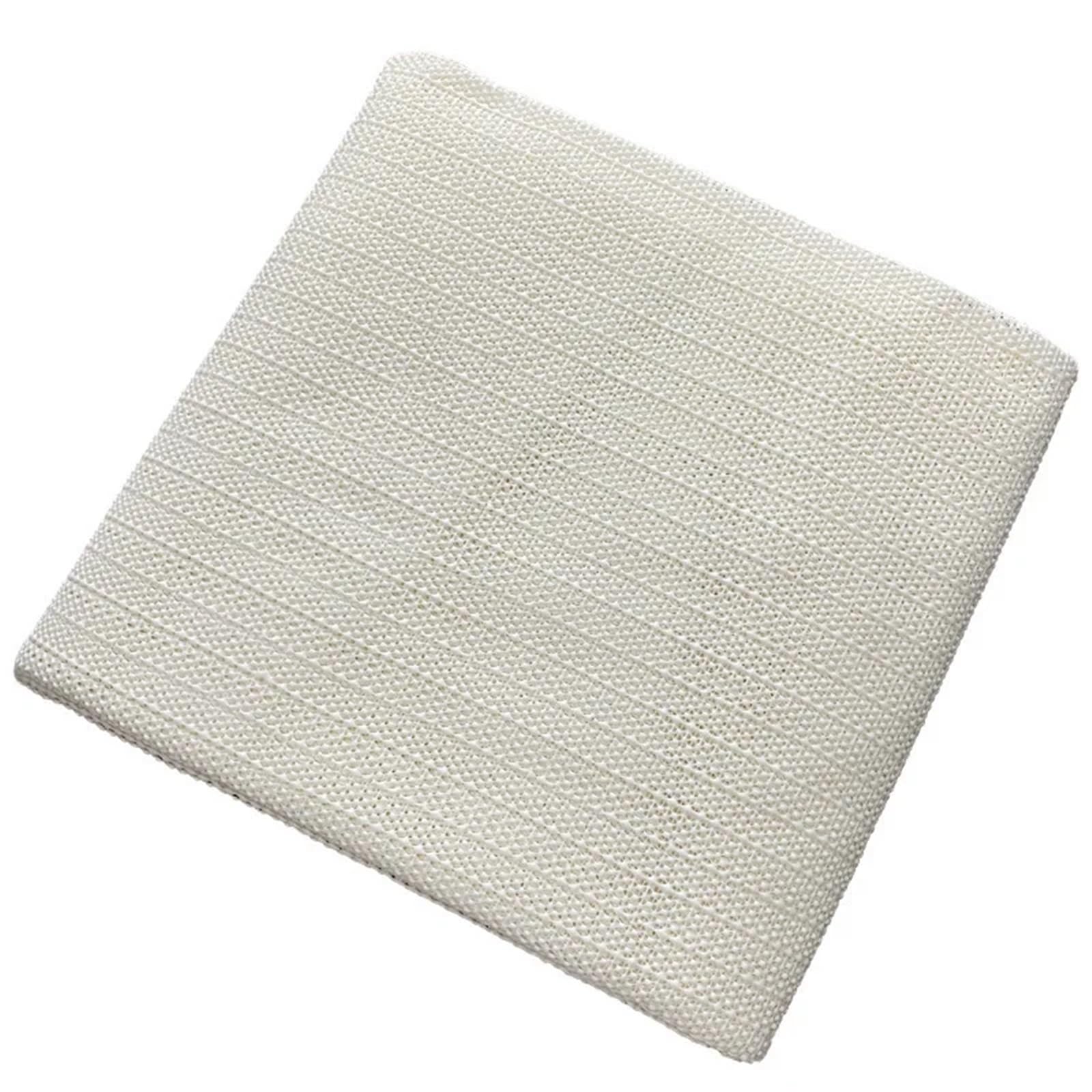 Tapis de sol antidérapant sécurisé grâce à sa base fixe et sa grande surface en PVC
