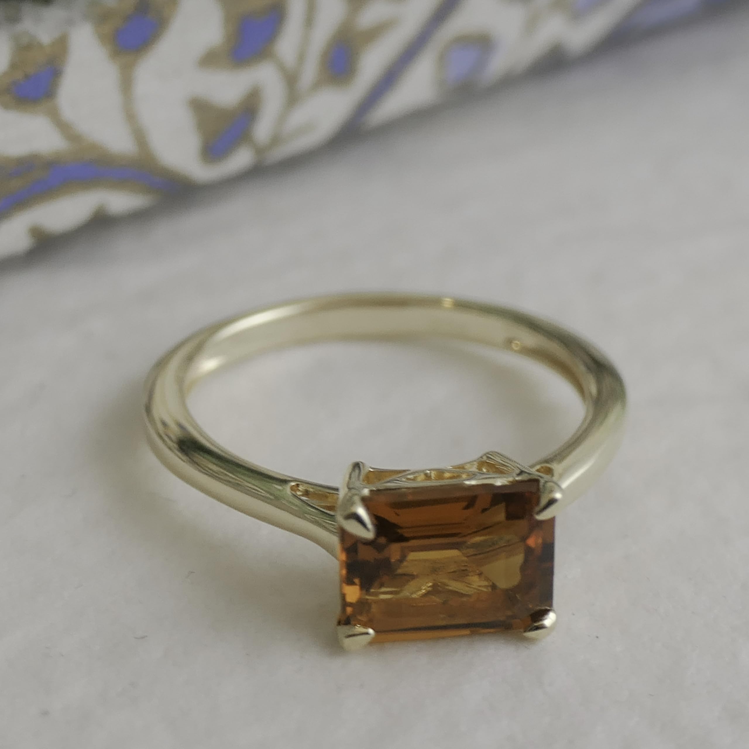 Anello in argento sterling placcato oro con citrino Madeira