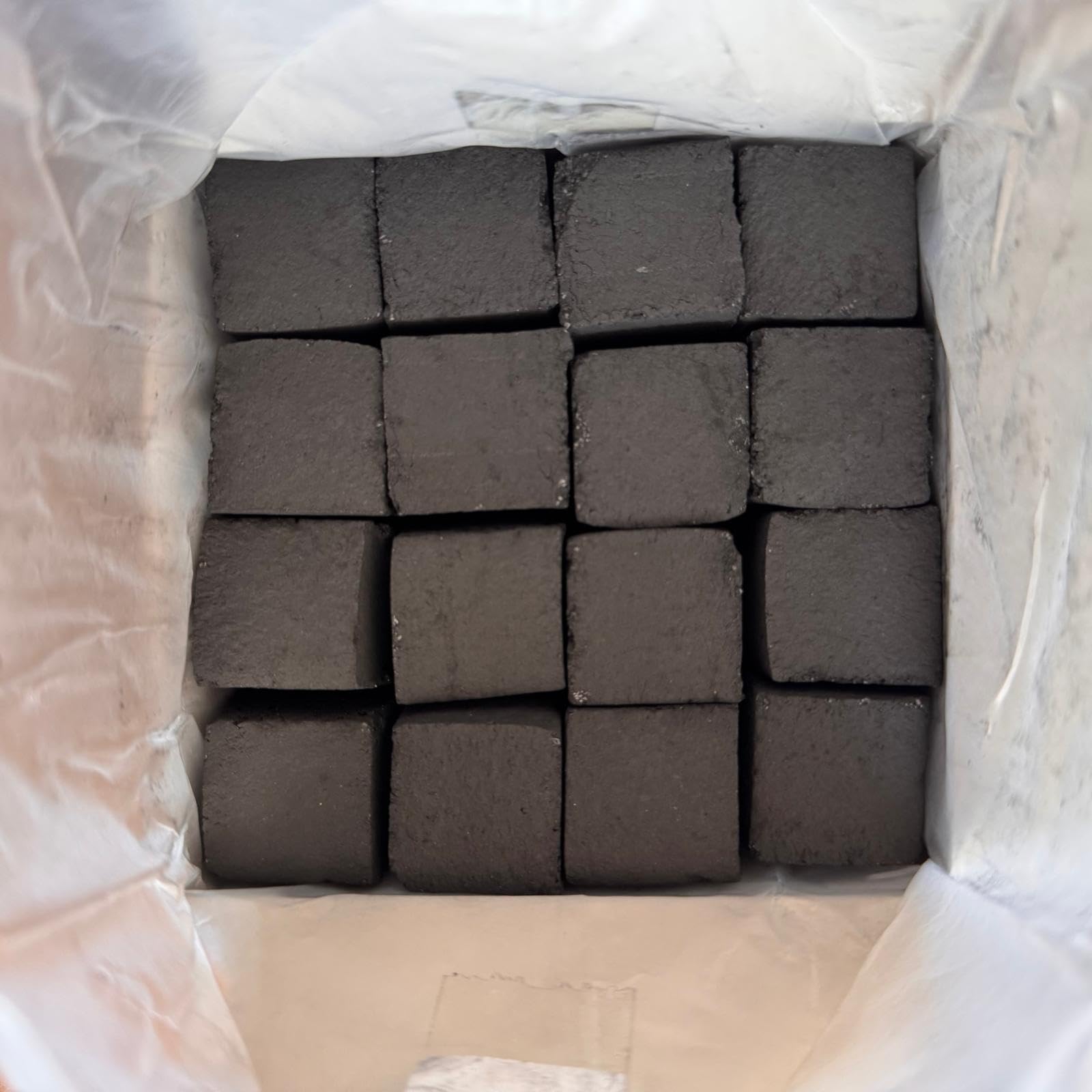 G.O.A.T Kokosnuss Kohle 20 kg 100% Kokusnussschale geruchlos geschmacklos, dampfarm & umweltfreundlich - perfekt für Lange Grill-Sessions im freien und unterwegs - Premium Ware