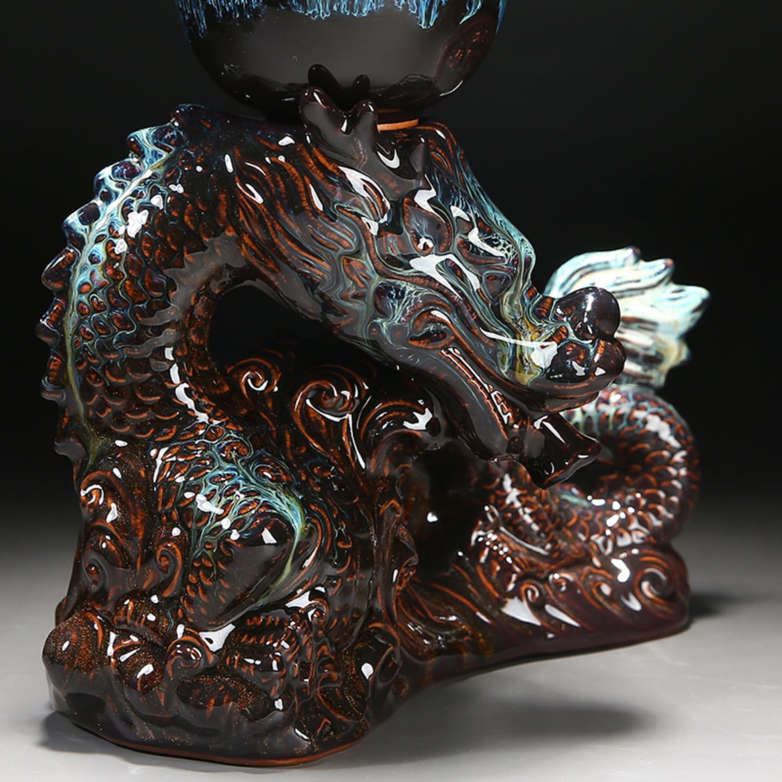Chiński zestaw do herbaty Gongfu – ceramiczny czajniczek z zaparzaczem, 8 filiżanek, półautomatyczny, z motywem smoka do herbaty liściastej