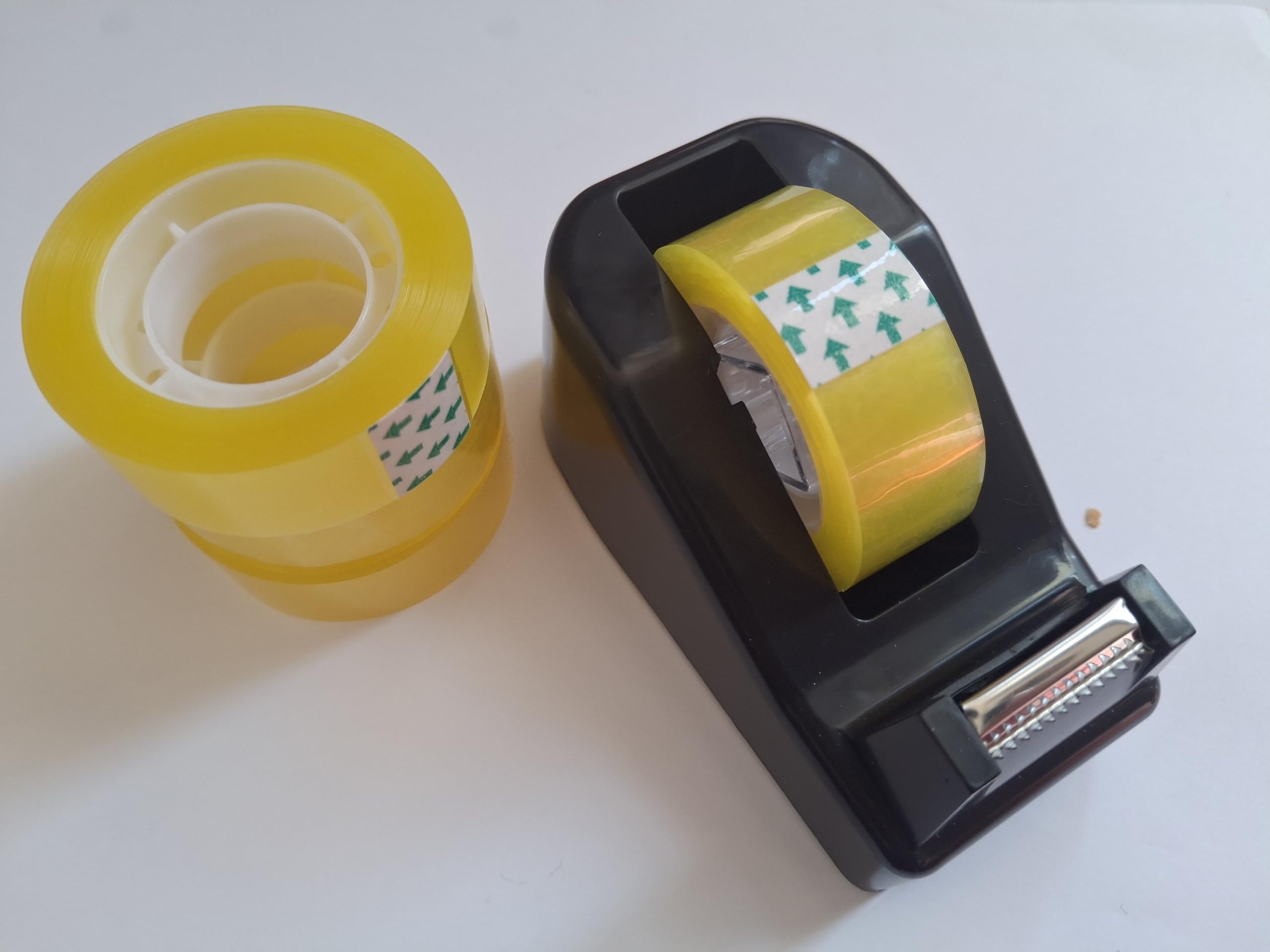 Sticky Tape Dispenser with Sharp Metal Cutter, 4 Rolls Clear Tape 28M x 1.8cm, Durable Plastic Construction for Home and Office Use
